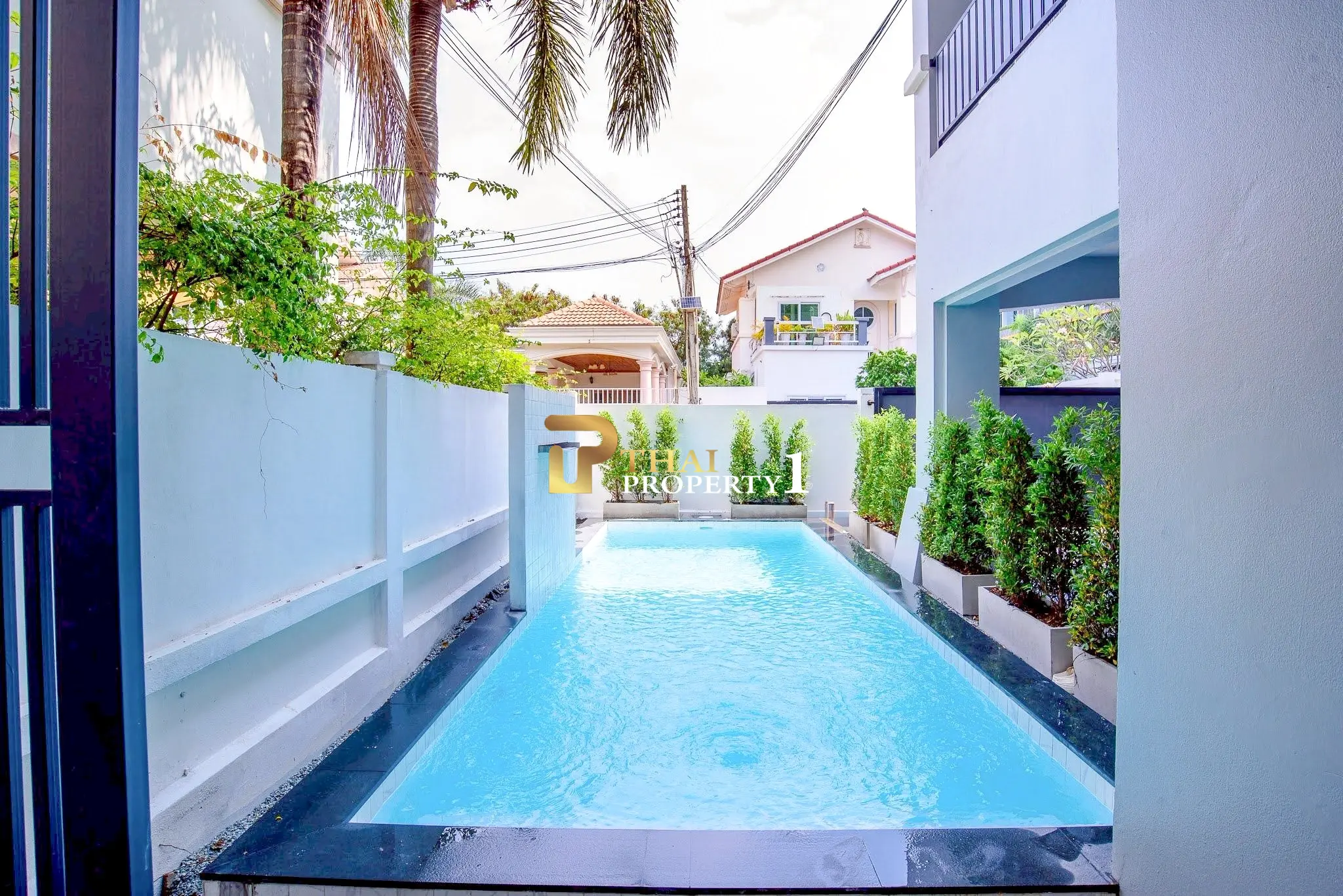 ขายพูลวิลล่า ใกล้หาดจอมเทียน 4 ห้องนอน สไตล์โมเดิร์น 
