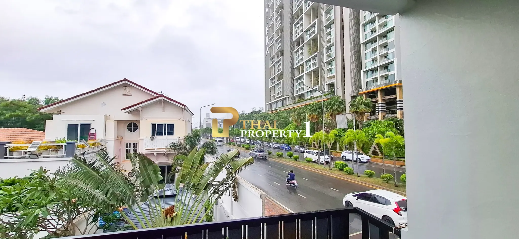 ขายพูลวิลล่า ใกล้หาดจอมเทียน 4 ห้องนอน สไตล์โมเดิร์น 