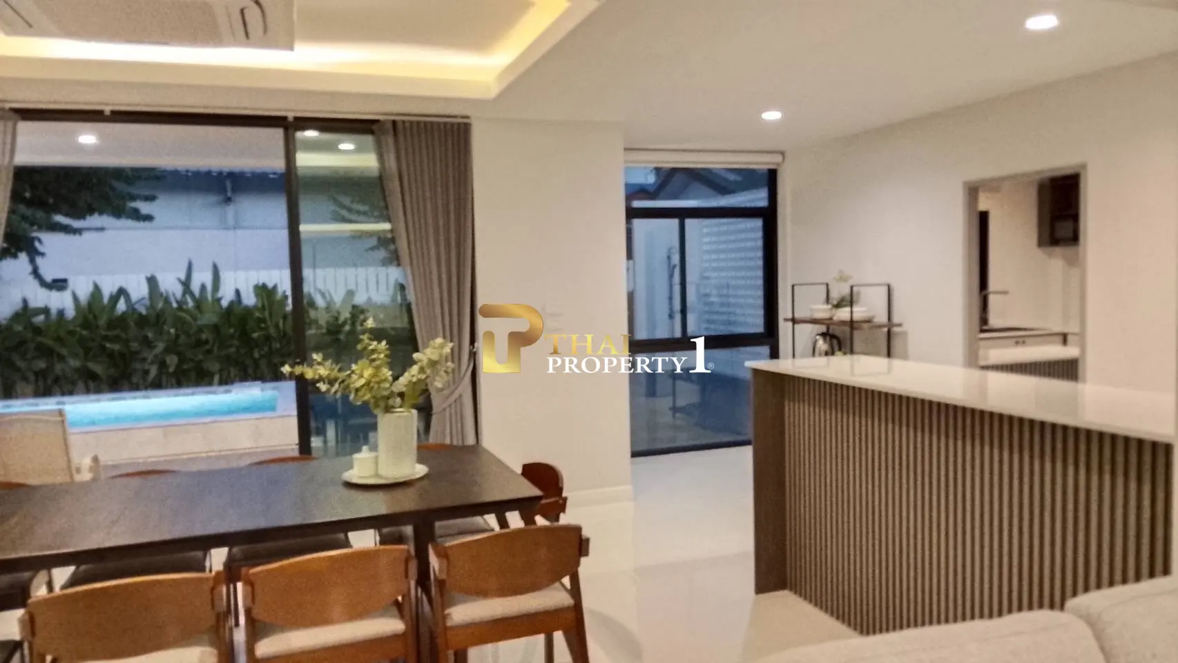 Spacious 4-Bedroom Modern Pool Villa Near Wongamat Beach