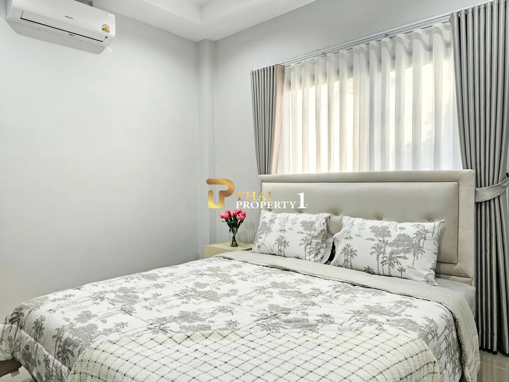 Sjarmerende en-etasjes villa med overbygd uteplass og moderne detaljer i Huai Yai