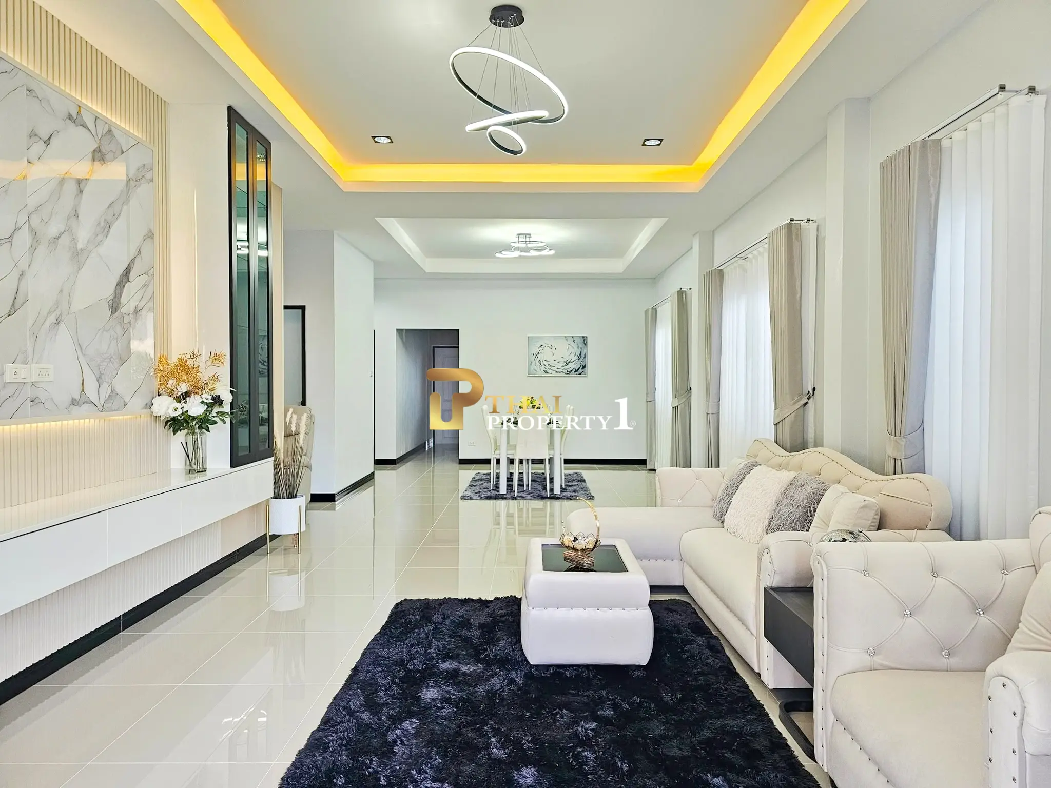 Sjarmerende en-etasjes villa med overbygd uteplass og moderne detaljer i Huai Yai