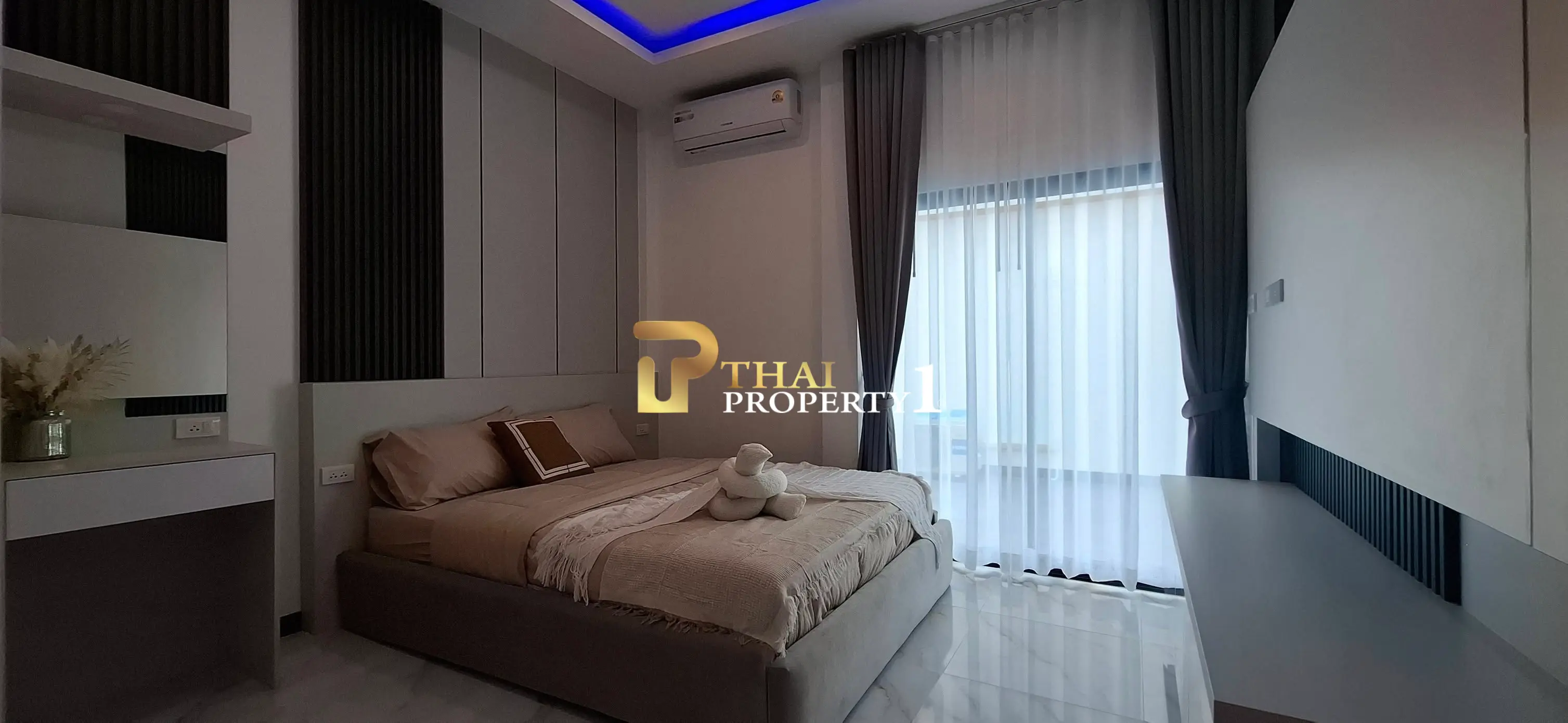 วิลล่าสไตล์โมเดิร์น 5 ห้องนอน พร้อมสระว่ายน้ำและจากุซซี่ - หนองปรือ พัทยา