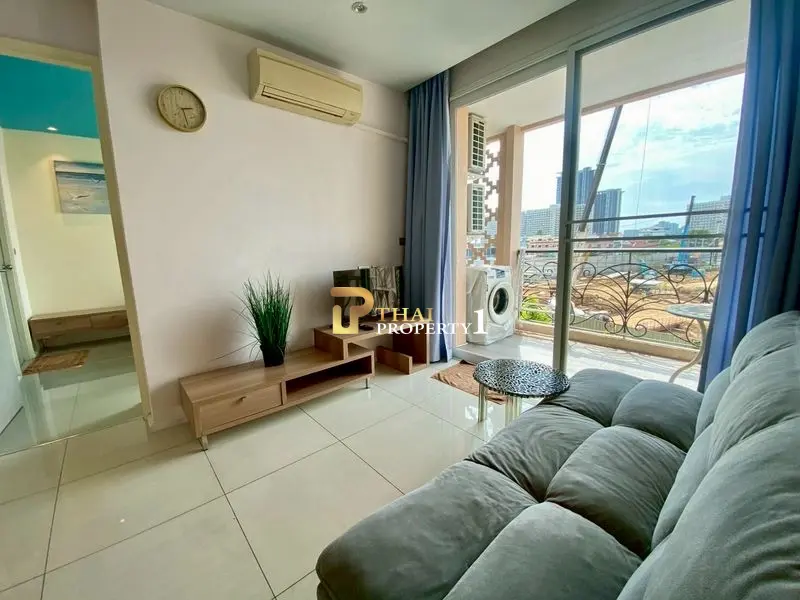 Cozy 1-Bedroom Condo with City Views in Jomtien, Pattaya