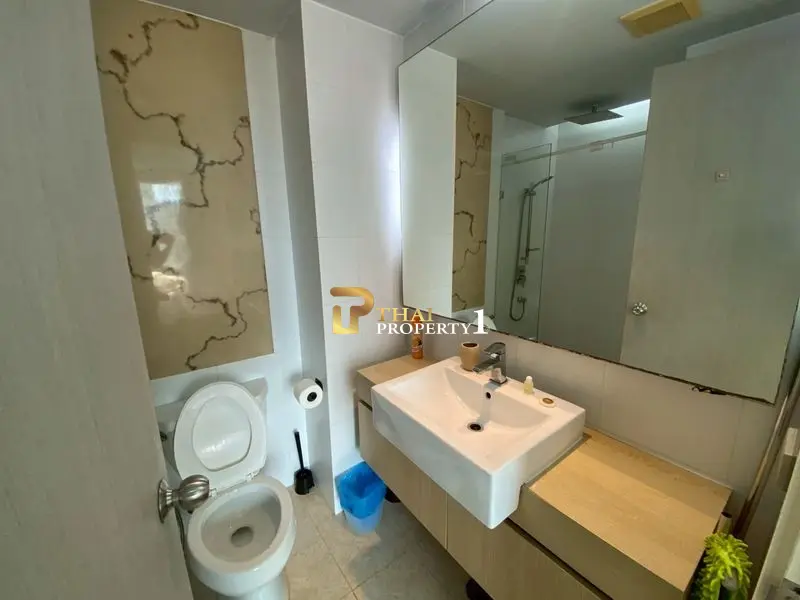 Cozy 1-Bedroom Condo with City Views in Jomtien, Pattaya