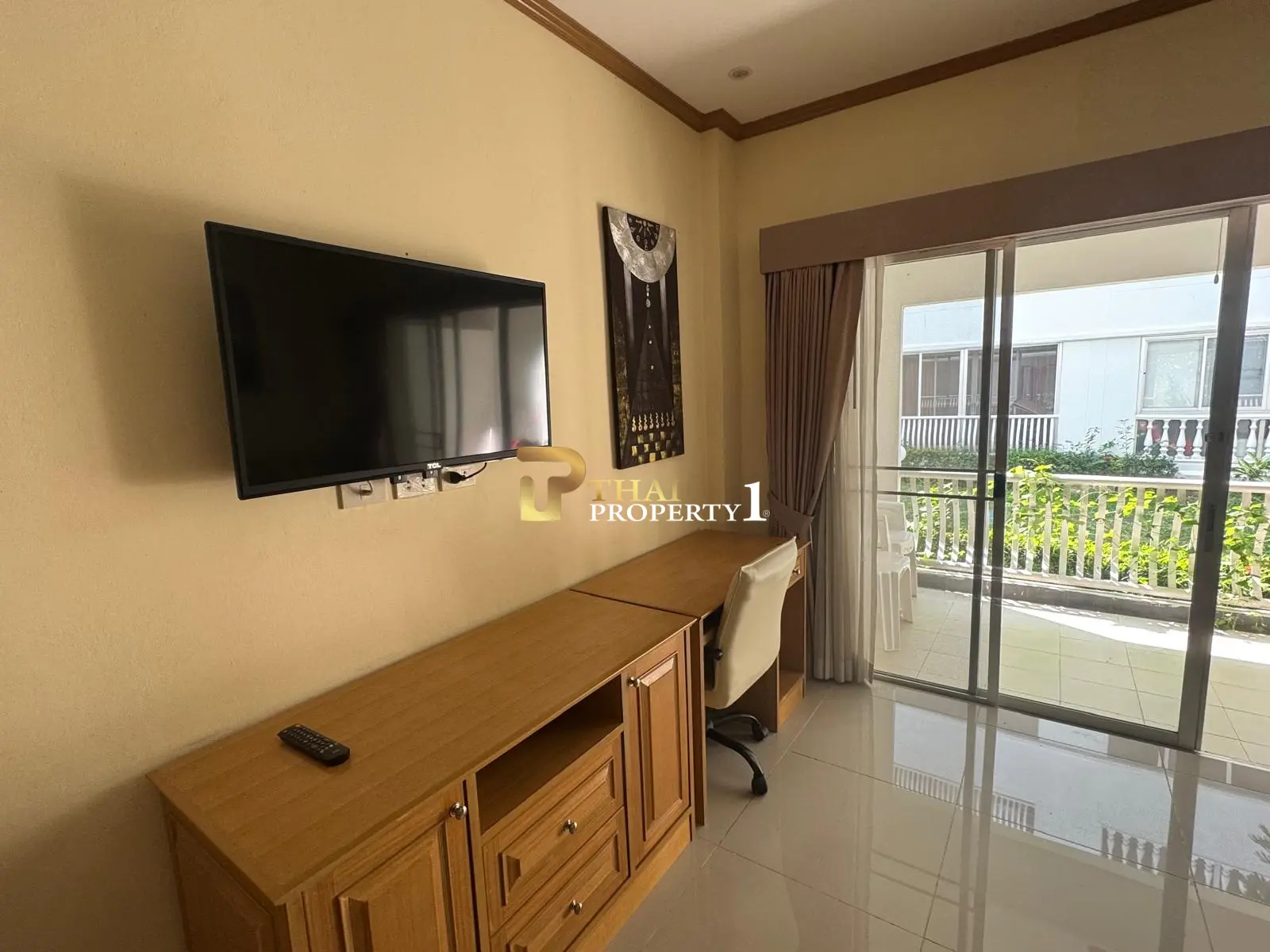 Cozy 1st Floor 1-Bedroom Condo in Jomtien, Pattaya 