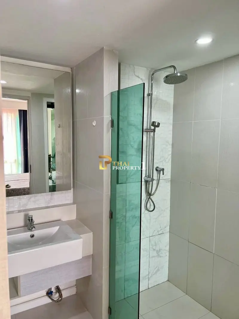 One Bedroom Condo with Balcony in Seven Seas Condo Resort, Jomtien