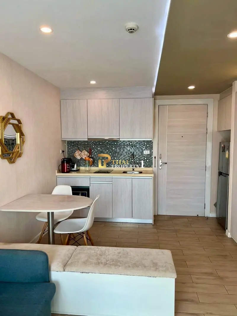 One Bedroom Condo with Balcony in Seven Seas Condo Resort, Jomtien