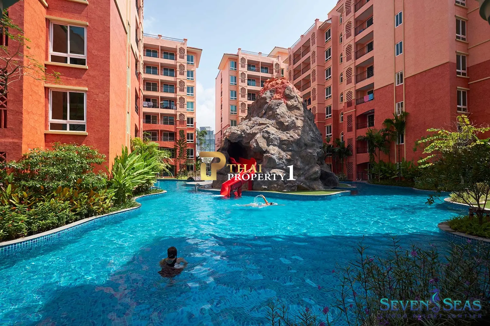One Bedroom Condo with Balcony in Seven Seas Condo Resort, Jomtien