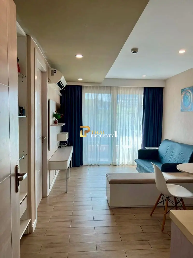 One Bedroom Condo with Balcony in Seven Seas Condo Resort, Jomtien