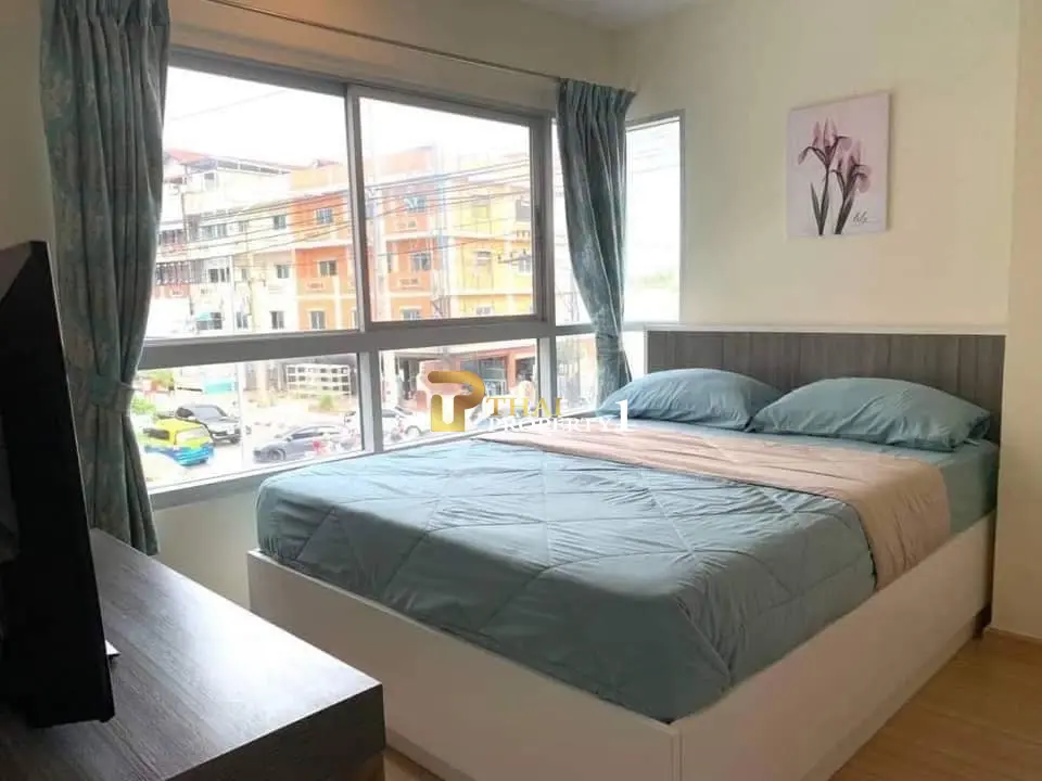 Cozy 2-Bedroom Condo with Bright Living Space and Balcony in Pattaya