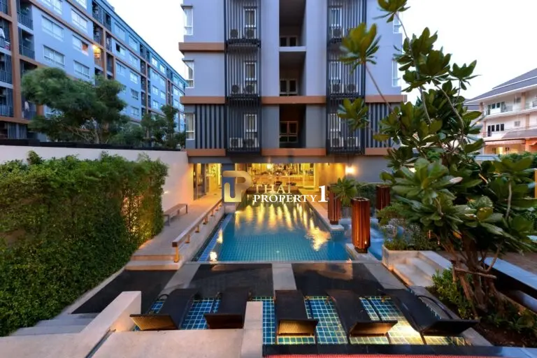Cozy 2-Bedroom Condo with Bright Living Space and Balcony in Pattaya