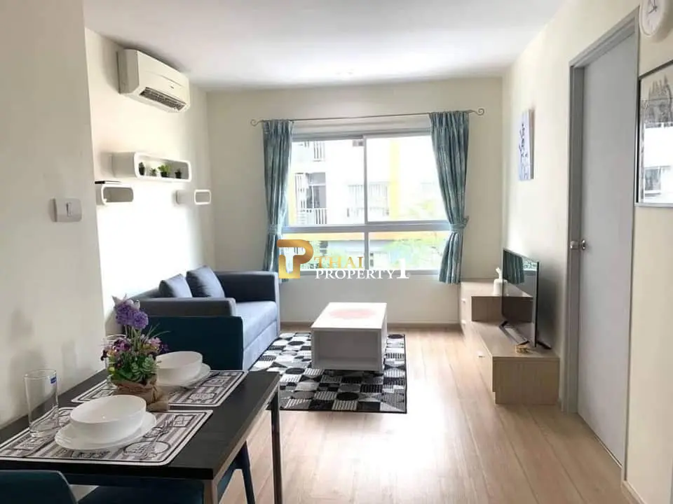 Cozy 2-Bedroom Condo with Bright Living Space and Balcony in Pattaya