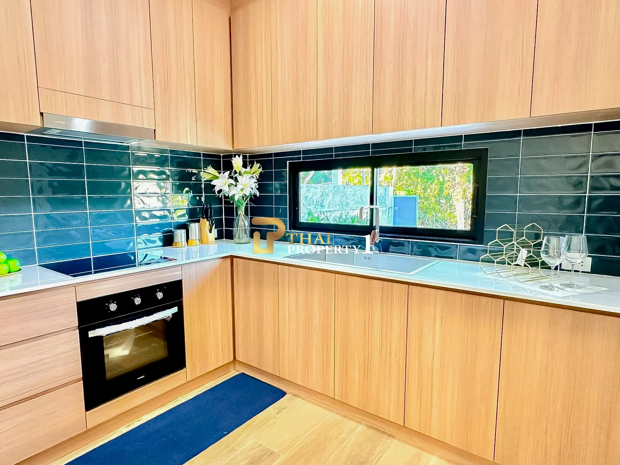 Moderne 4-roms villa med privat basseng i rolige Huai Yai, Pattaya