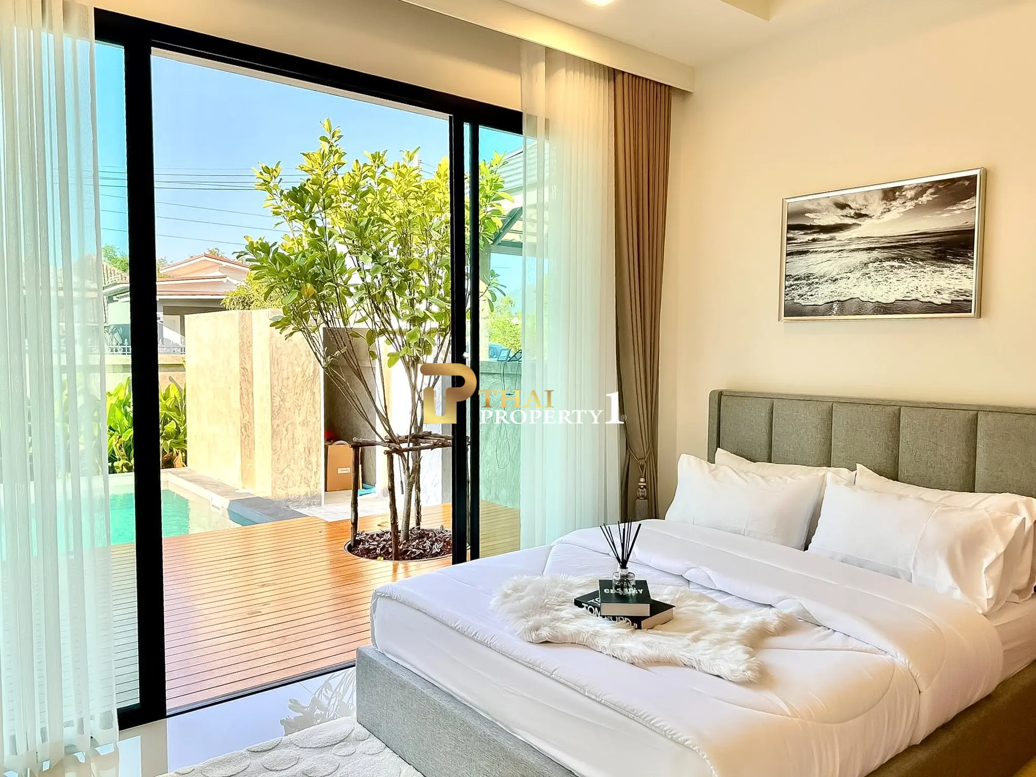 Moderne 4-roms villa med privat basseng i rolige Huai Yai, Pattaya