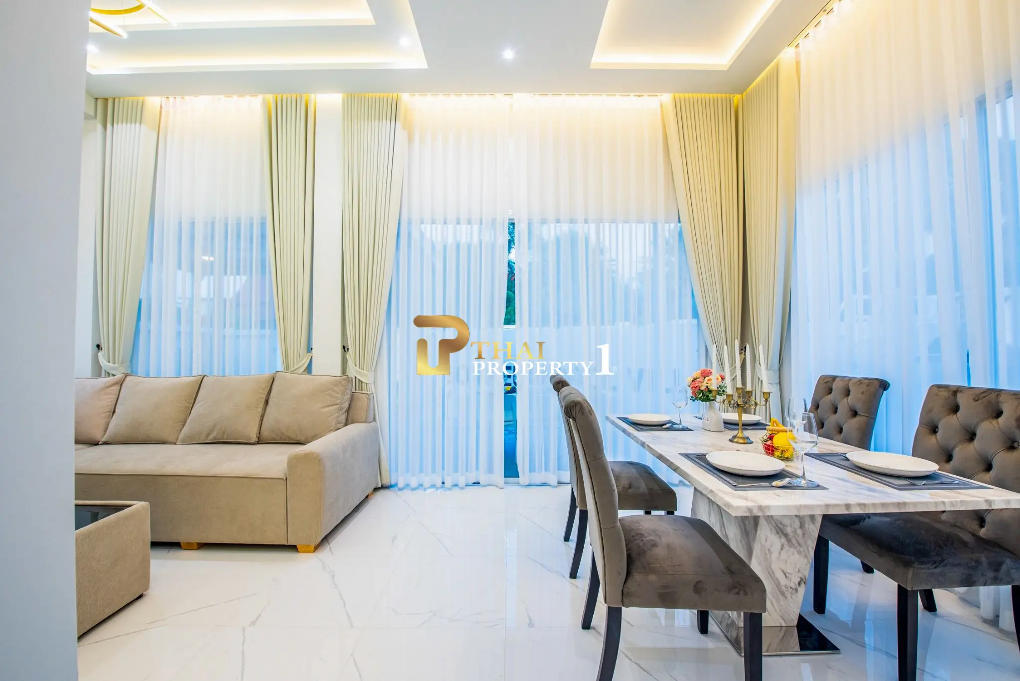 Lys og romslig 3-roms, 3-bad enetasjes villa i Huai Yai, Pattaya