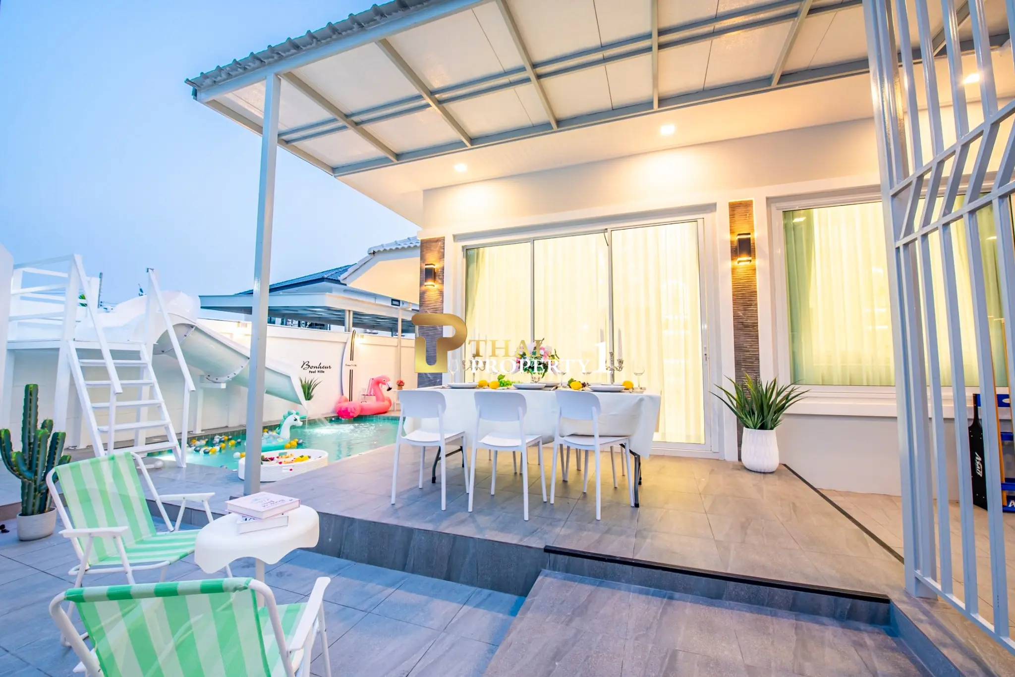 Lys og romslig 3-roms, 3-bad enetasjes villa i Huai Yai, Pattaya