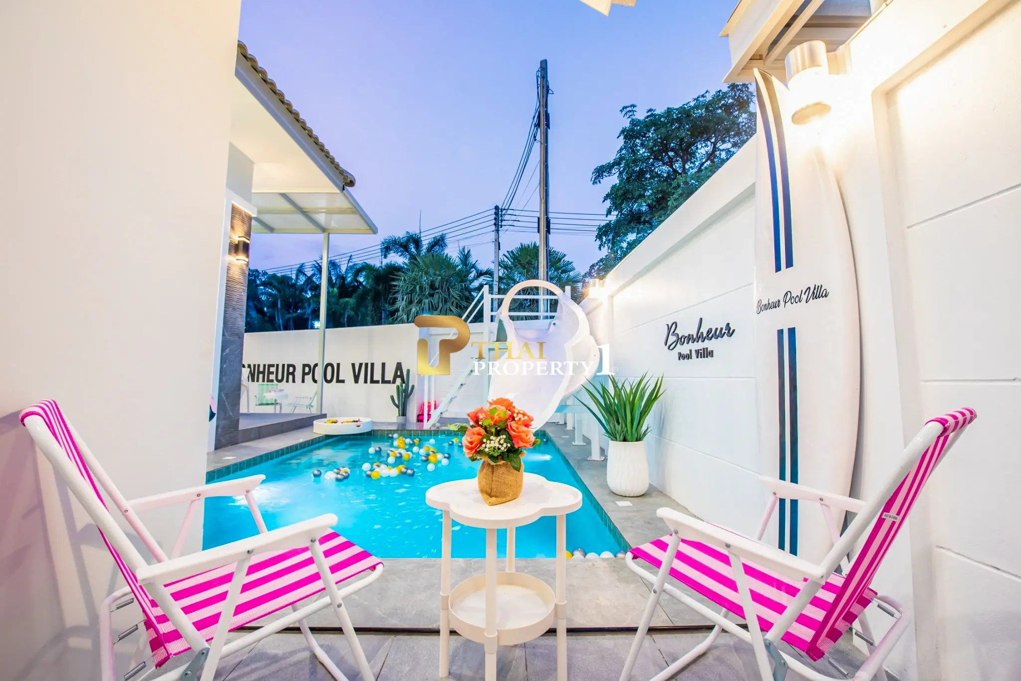 Lys og romslig 3-roms, 3-bad enetasjes villa i Huai Yai, Pattaya