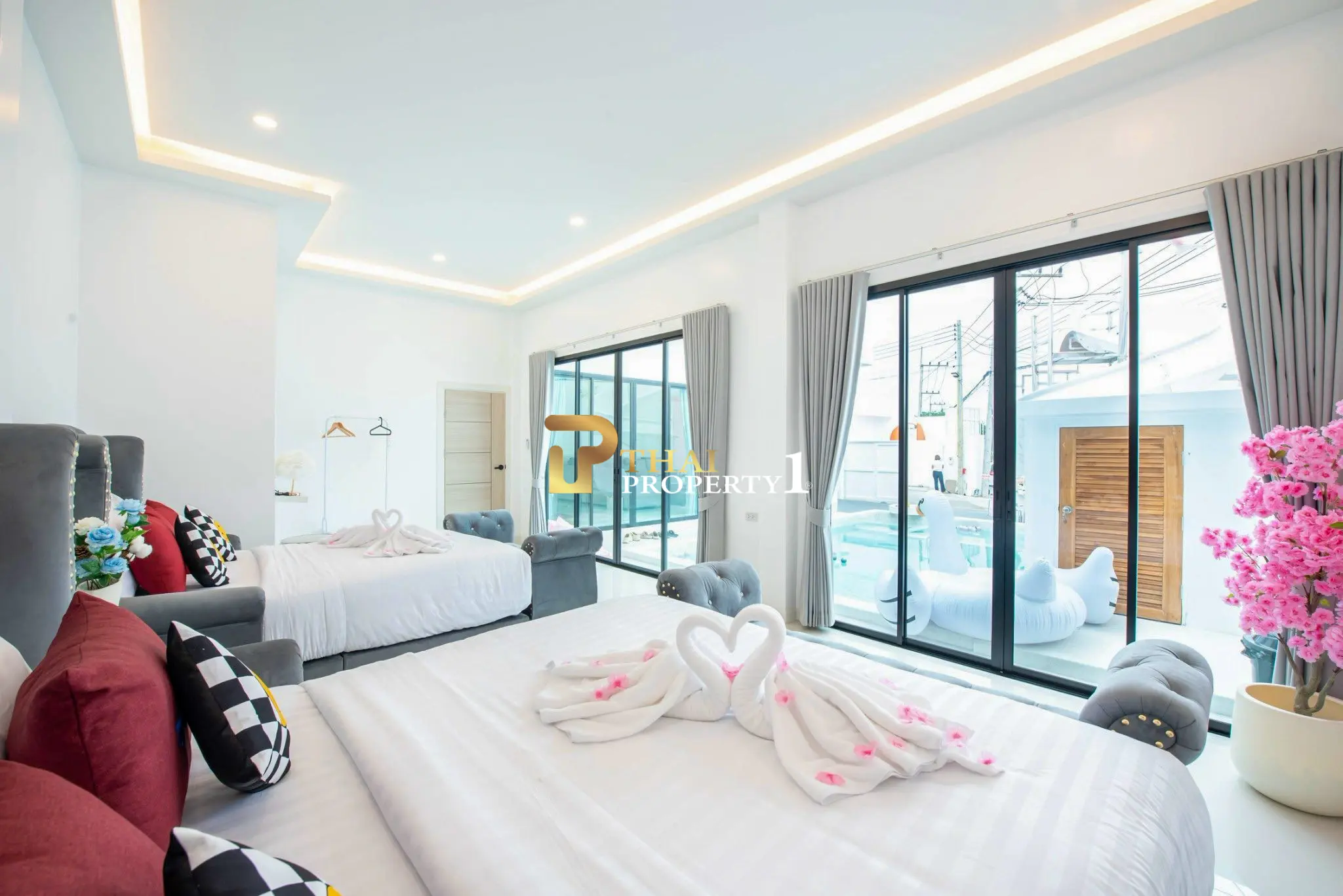5-Bedroom Pool Villa for investment in Huai Yai for Sale