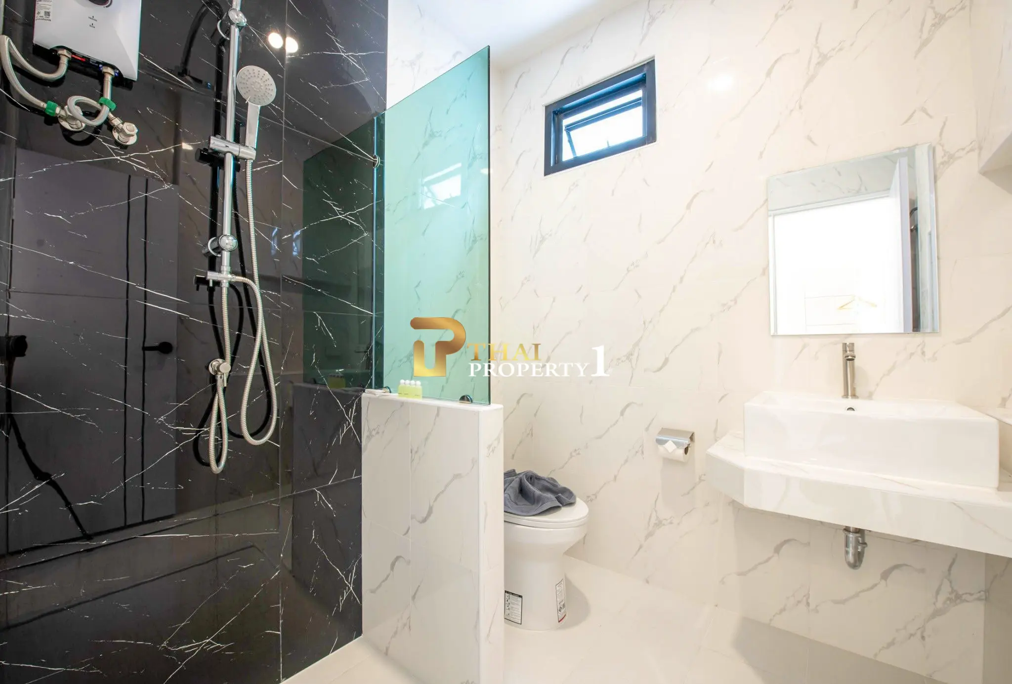 5-Bedroom Pool Villa for investment in Huai Yai for Sale