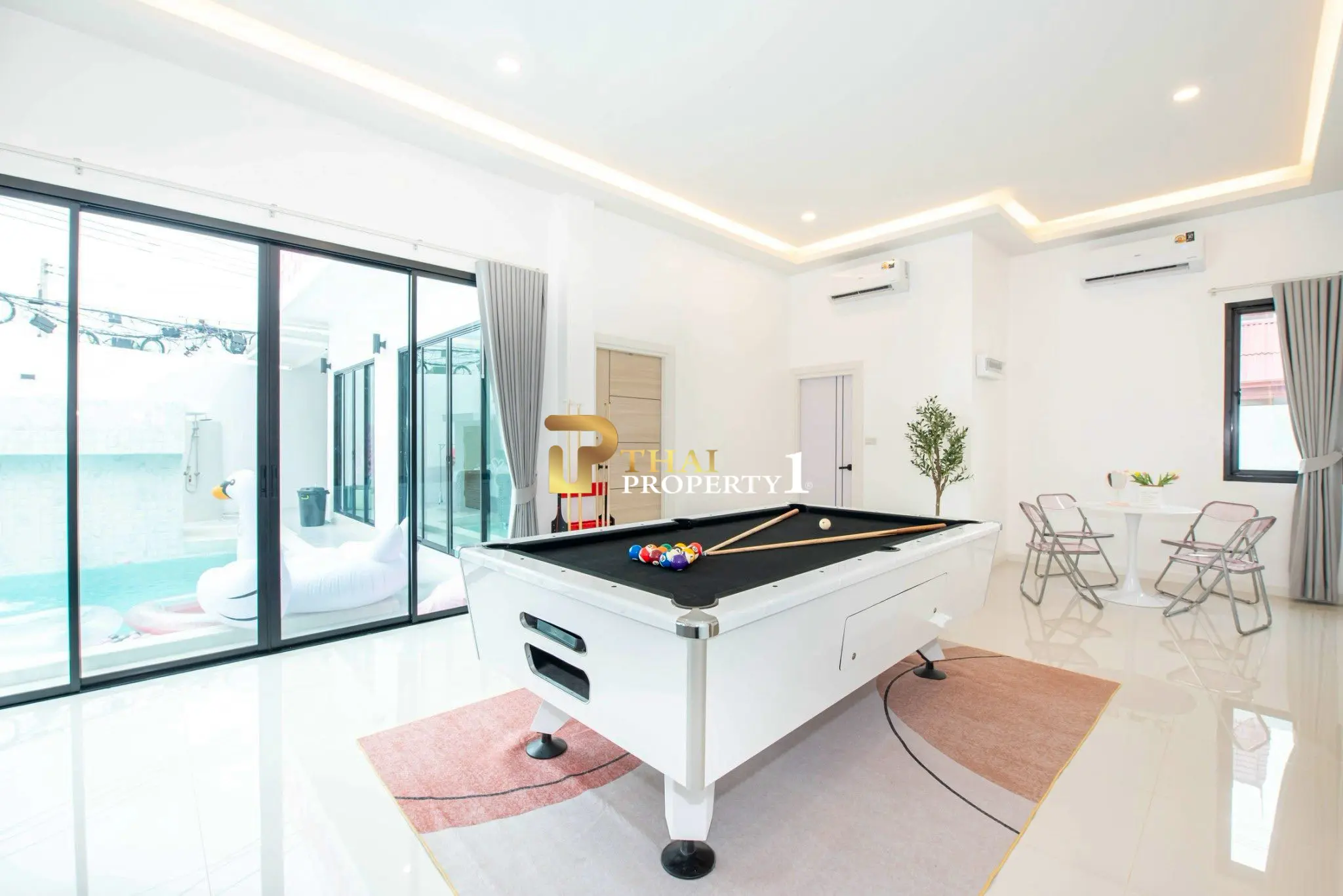 5-Bedroom Pool Villa for investment in Huai Yai for Sale