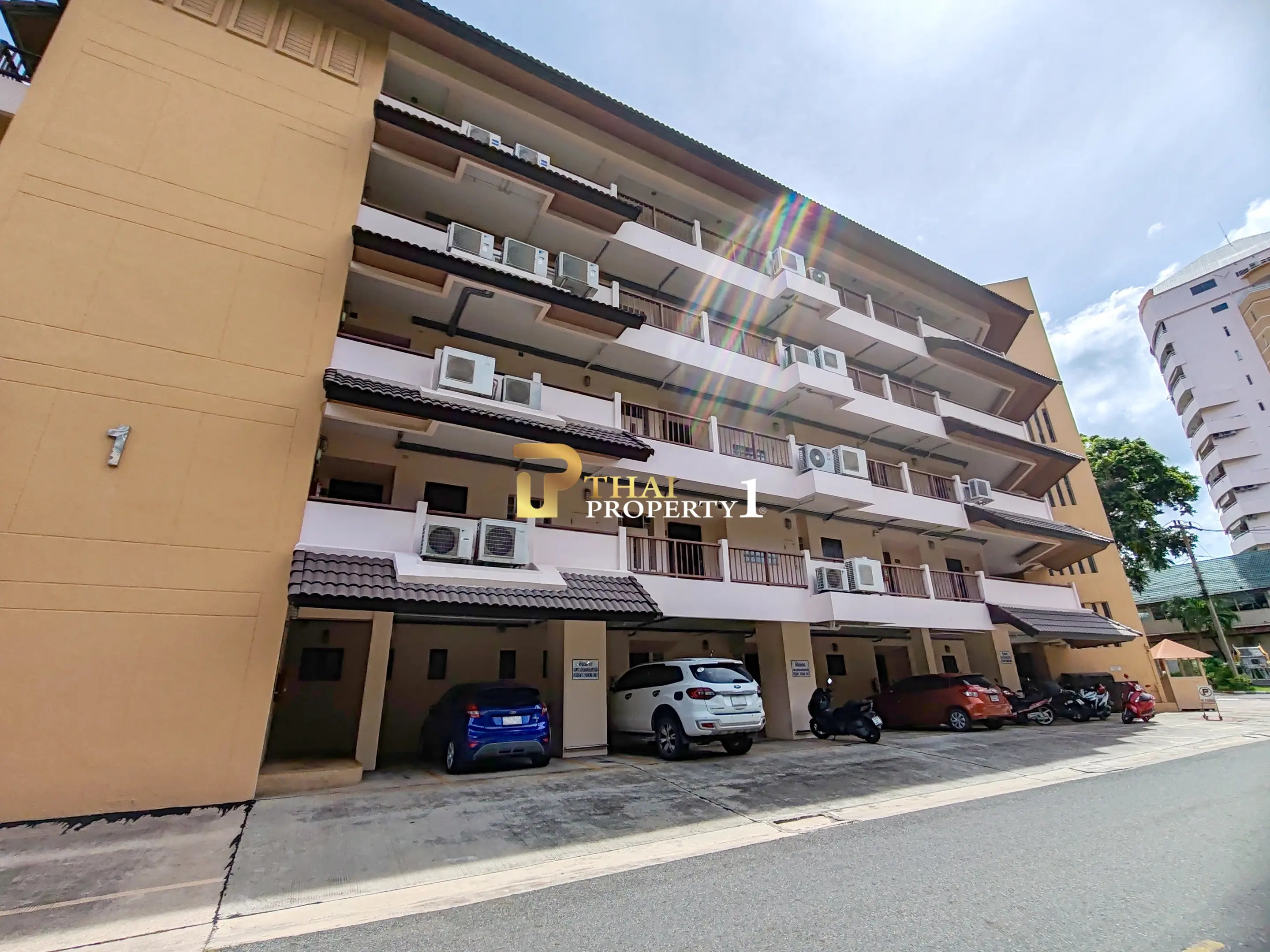  Investment Property 2 Bedroom Condo for Sale in Jomtien Good Location Chateau Dale Thabali