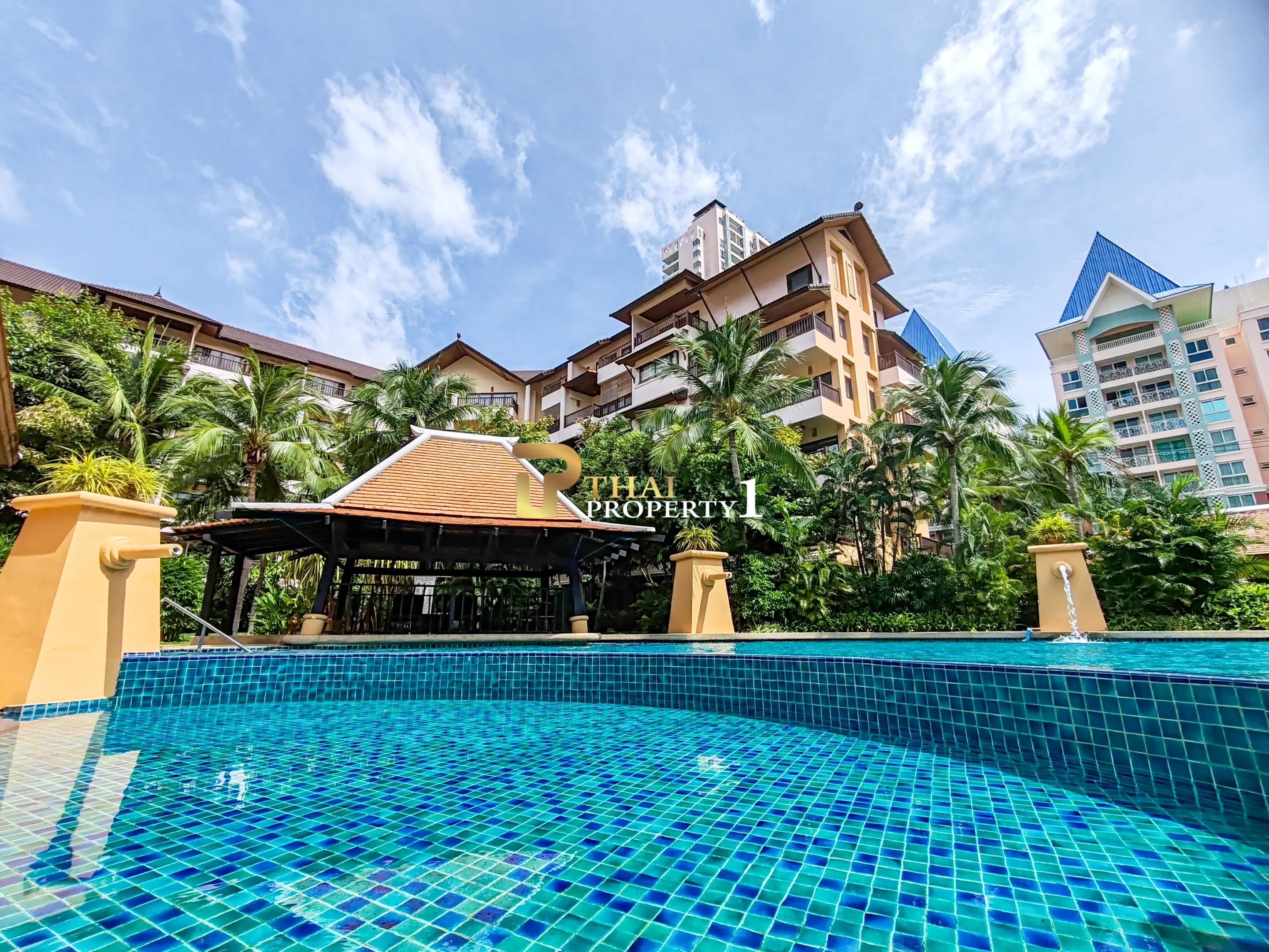  Investment Property 2 Bedroom Condo for Sale in Jomtien Good Location Chateau Dale Thabali