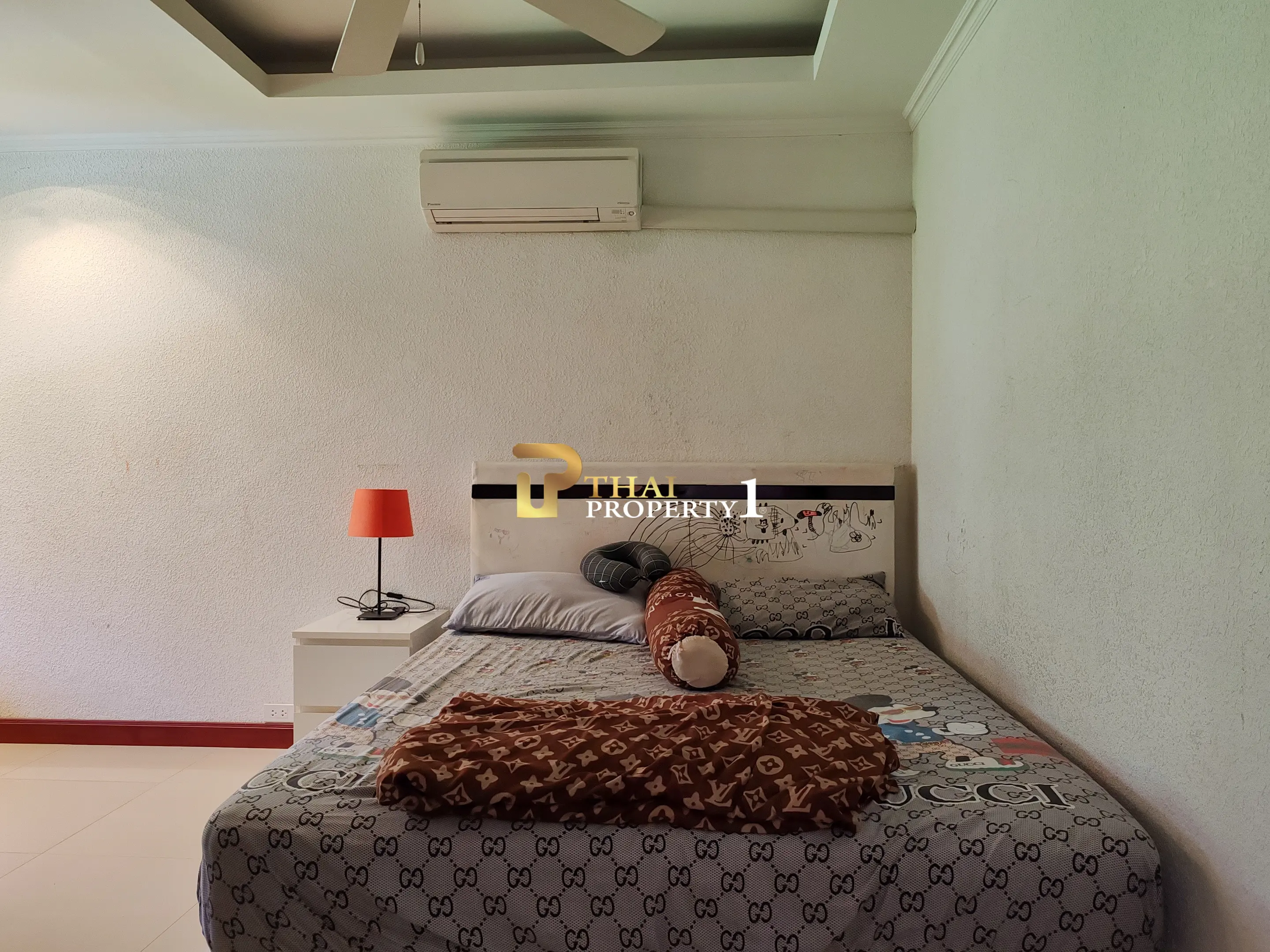  Investment Property 2 Bedroom Condo for Sale in Jomtien Good Location Chateau Dale Thabali