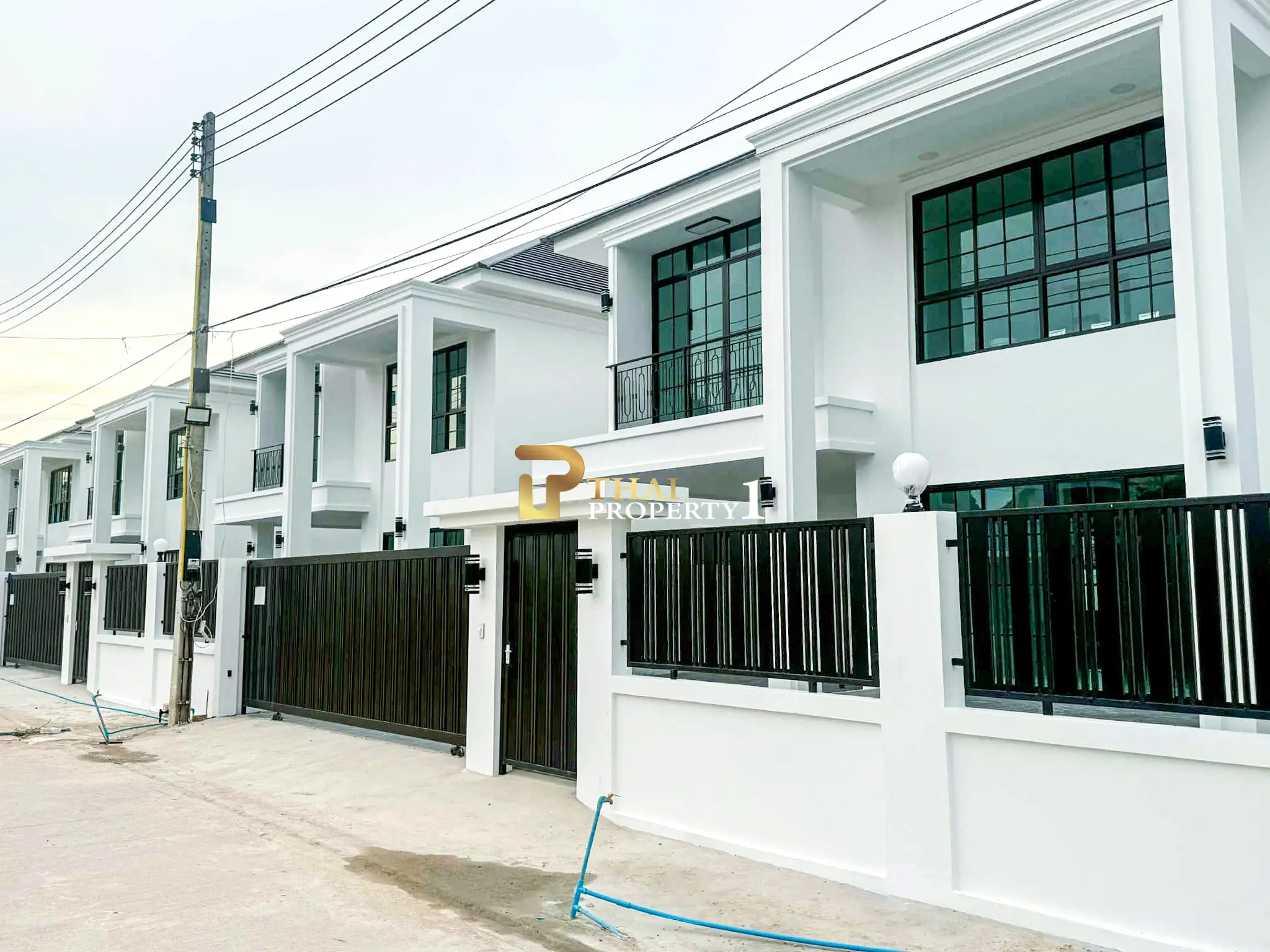 Newly Built 2-Story House Near Beach for Sale in Na Jomtien at TW Garden Hill