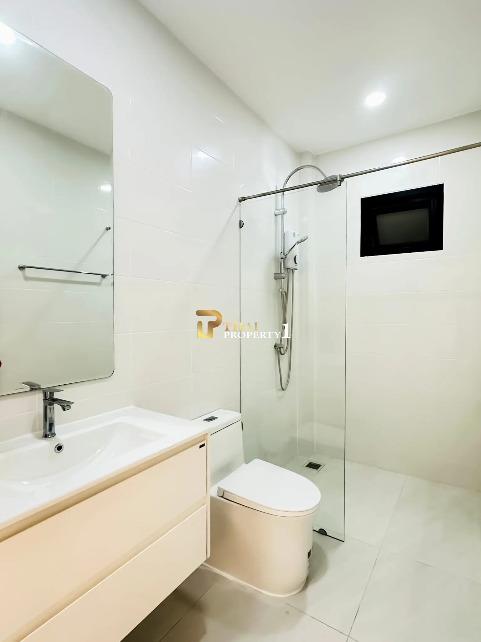 Newly Built 2-Story House Near Beach for Sale in Na Jomtien at TW Garden Hill