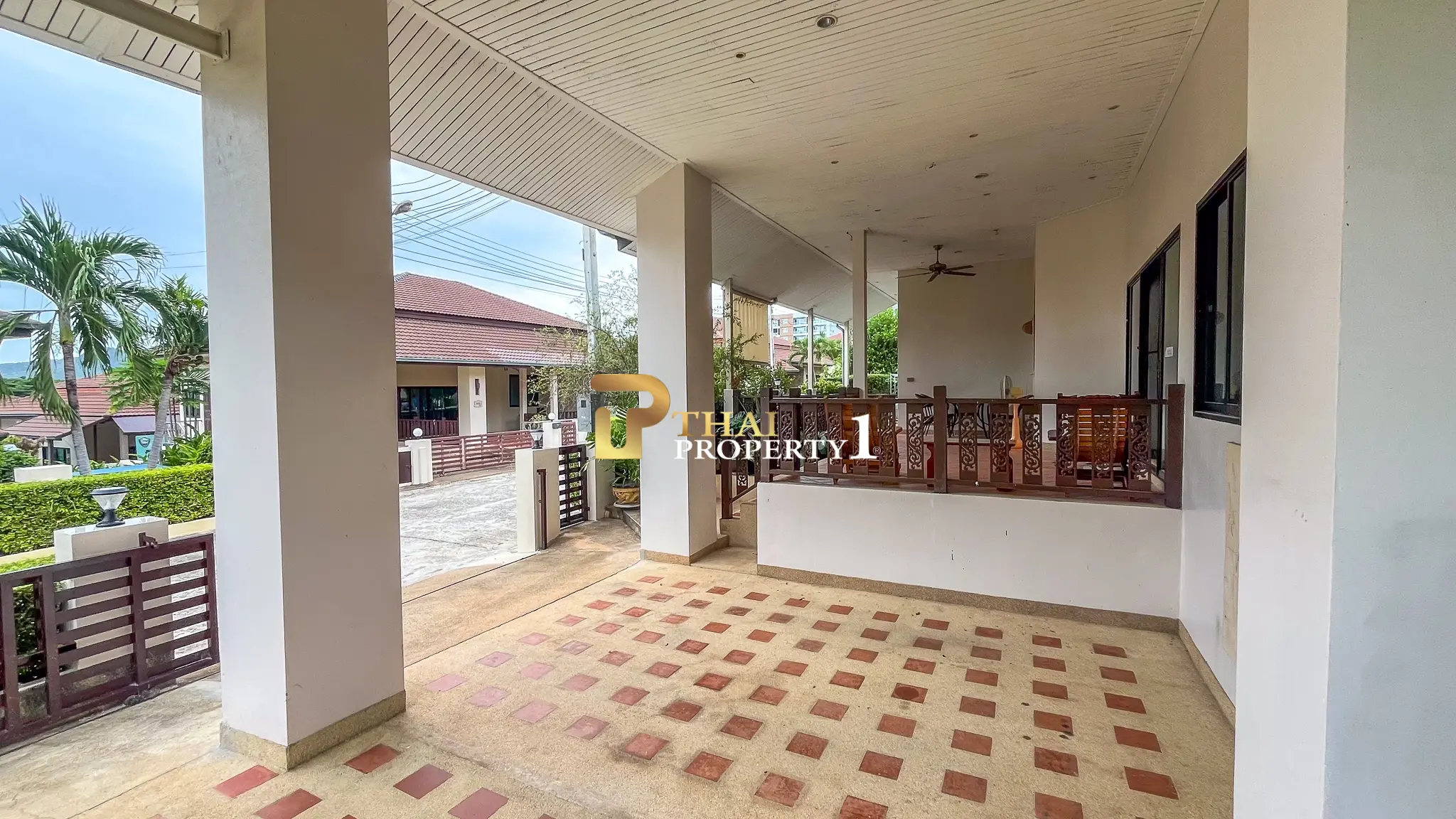 Koselig sentral familiebolig rett overfor fellesbassenget – Horizon Hua Hin, Soi 88