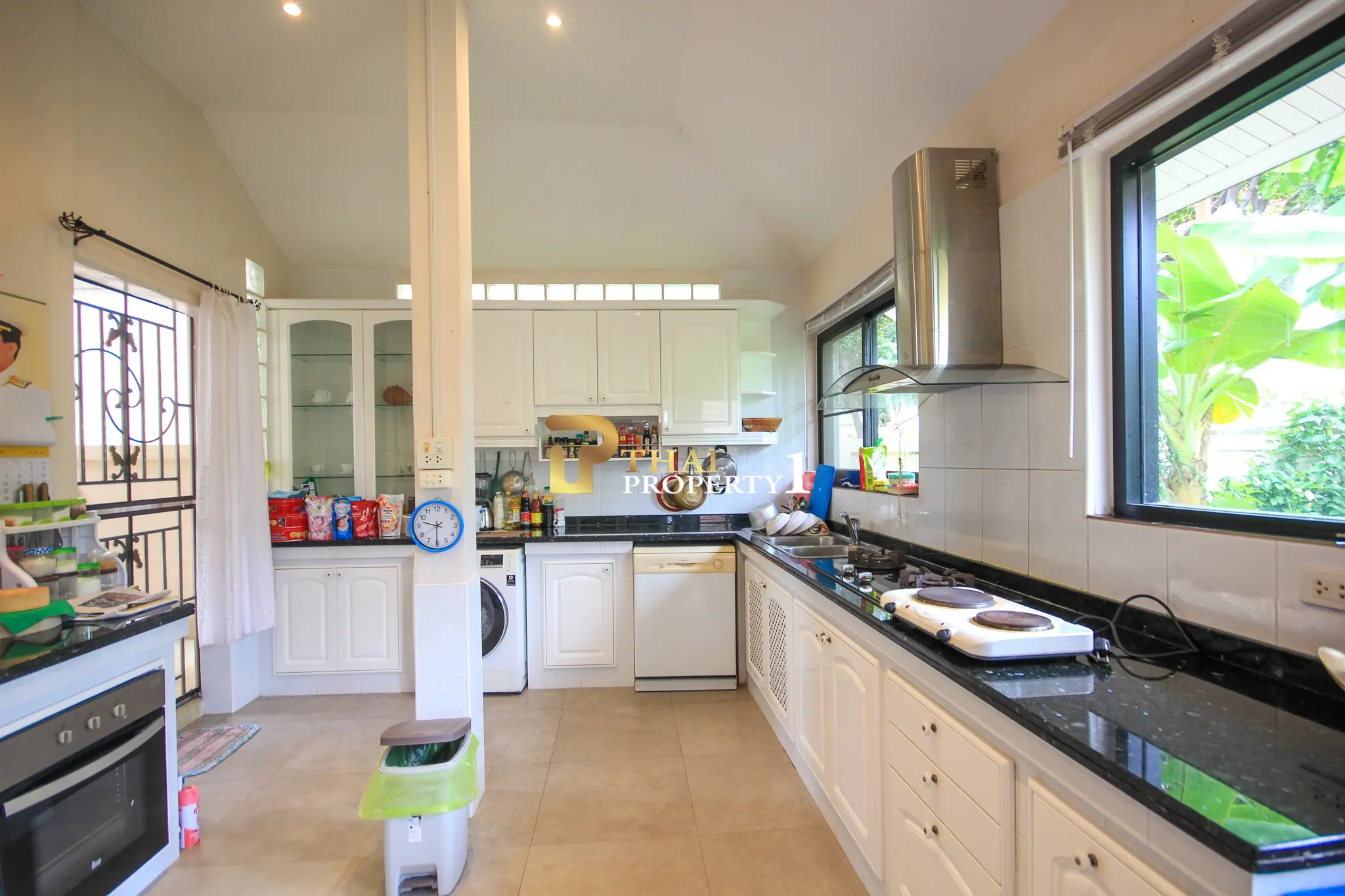 Koselig sentral familiebolig rett overfor fellesbassenget – Horizon Hua Hin, Soi 88