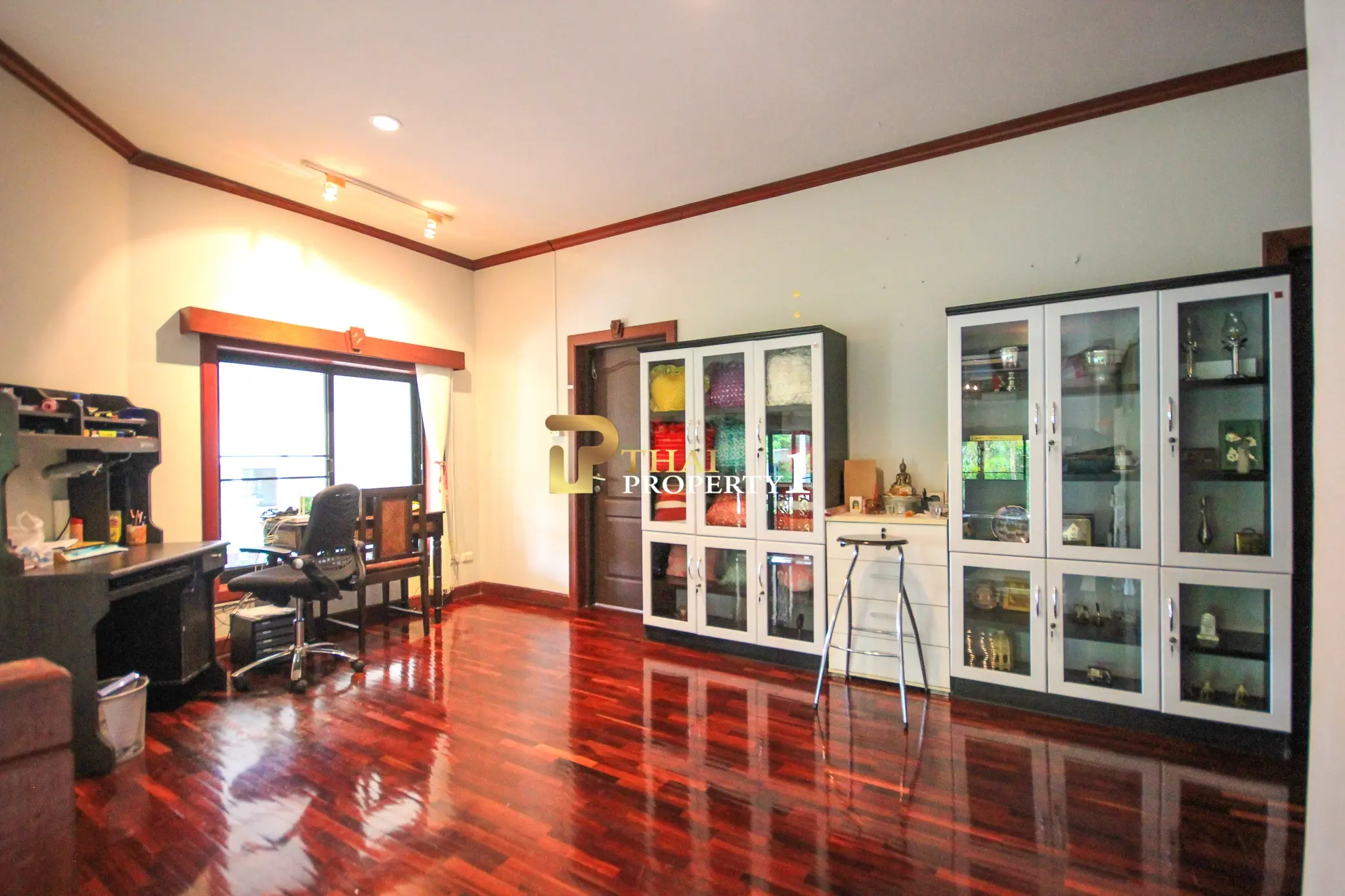 Koselig sentral familiebolig rett overfor fellesbassenget – Horizon Hua Hin, Soi 88