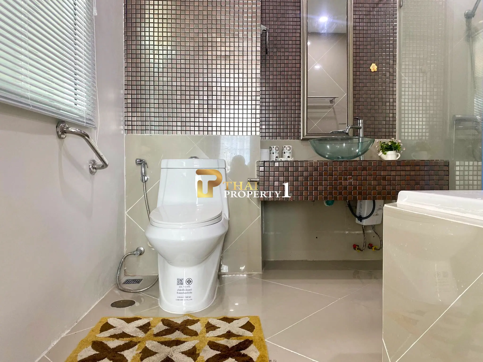 Fully Furnished 2-Bedroom Condo for Sale at Diamond Suite Pattaya Thappraya