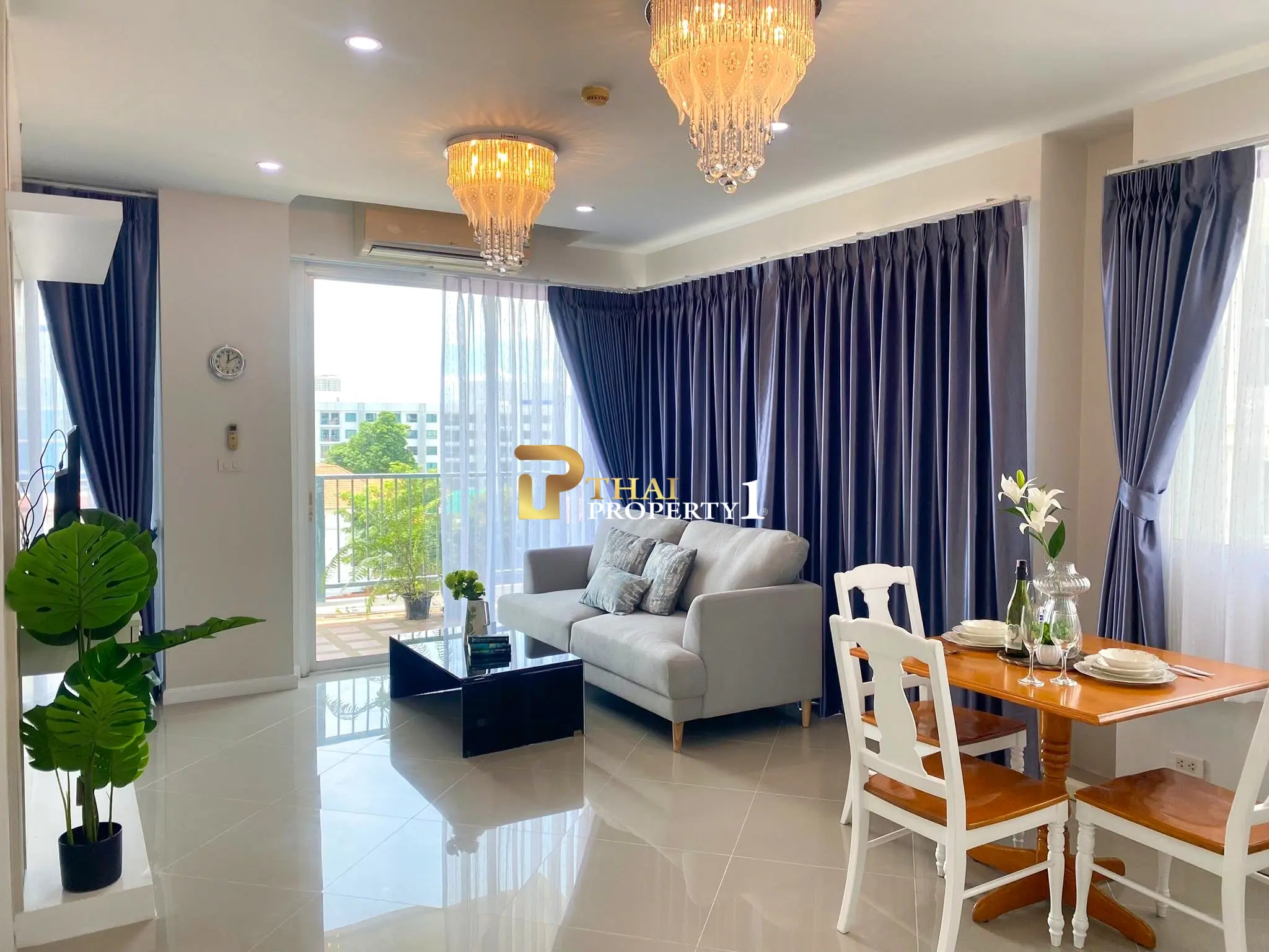 Fully Furnished 2-Bedroom Condo for Sale at Diamond Suite Pattaya Thappraya