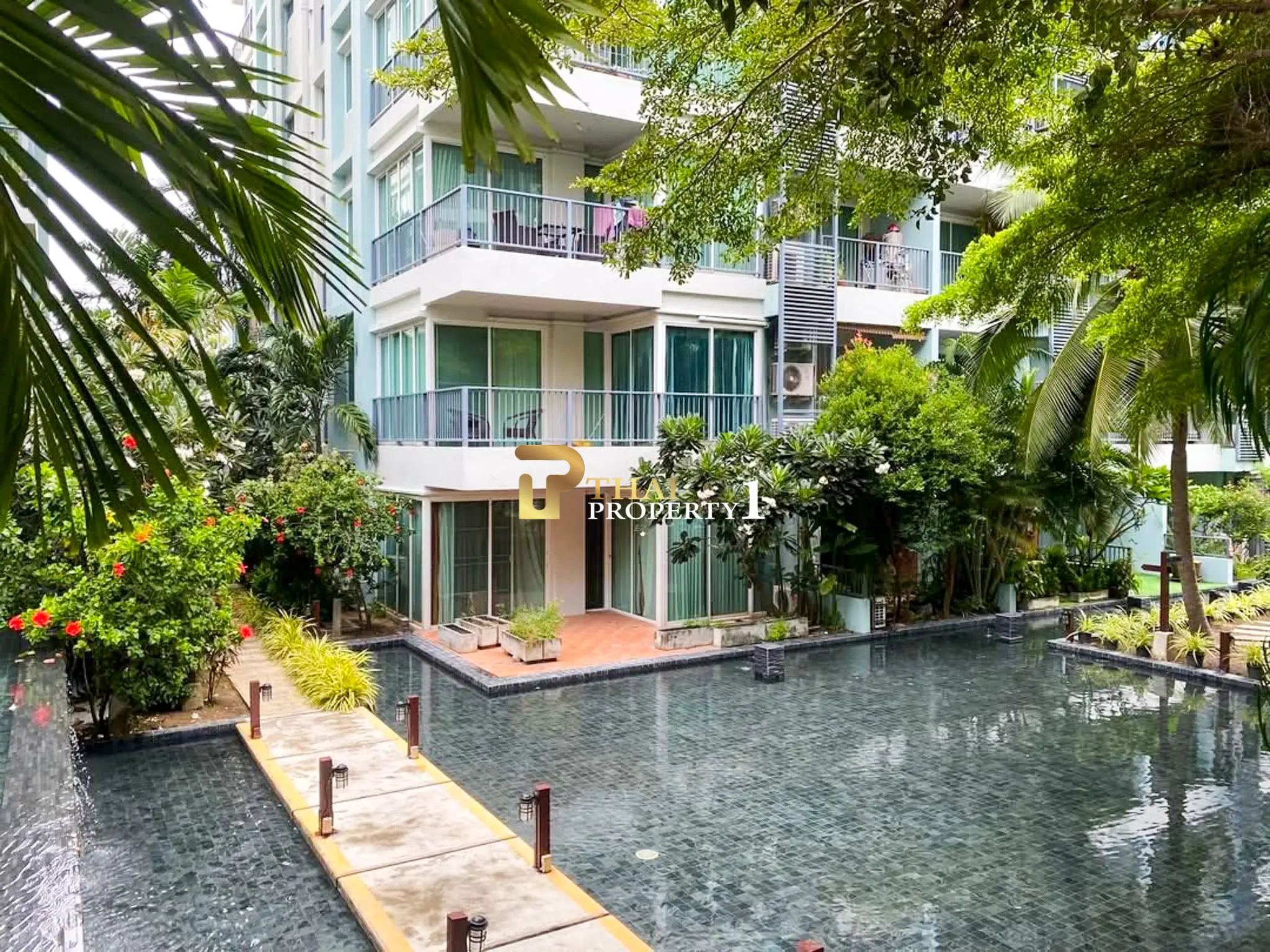 Fully Furnished 2-Bedroom Condo for Sale at Diamond Suite Pattaya Thappraya