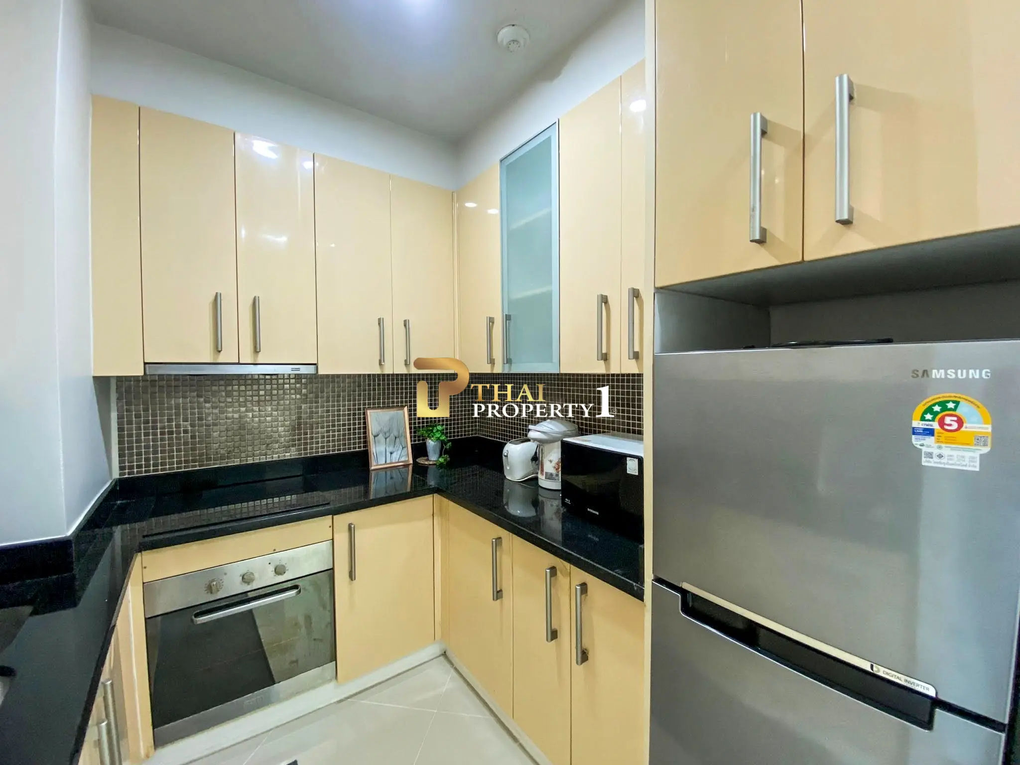 Fully Furnished 2-Bedroom Condo for Sale at Diamond Suite Pattaya Thappraya