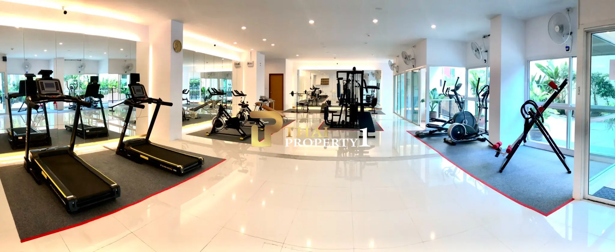 Fully Furnished 2-Bedroom Condo for Sale at Diamond Suite Pattaya Thappraya