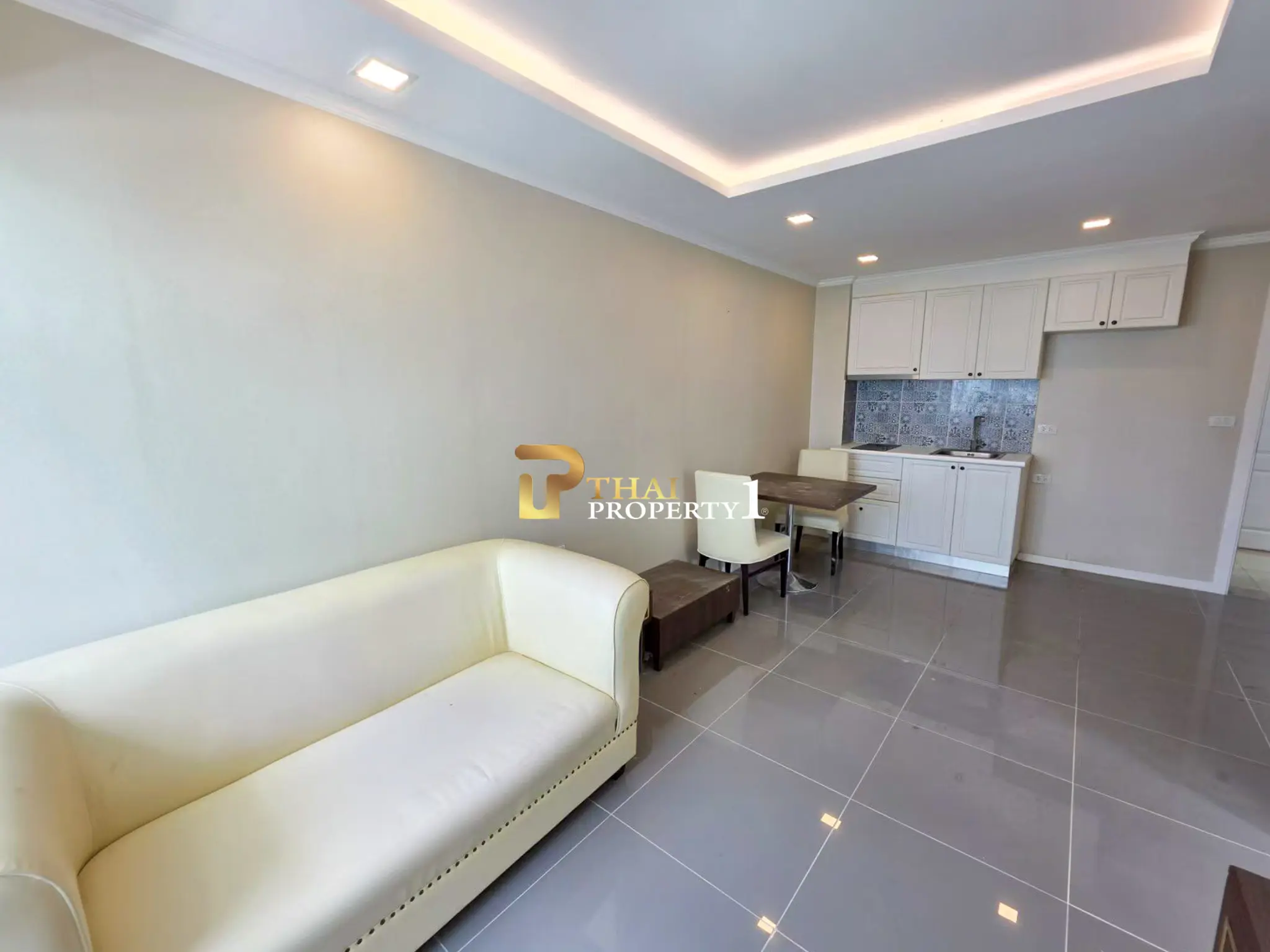 Modern 1-Bedroom Pool View Condo for Sale in Jomtien - The Orient Resort & Spa