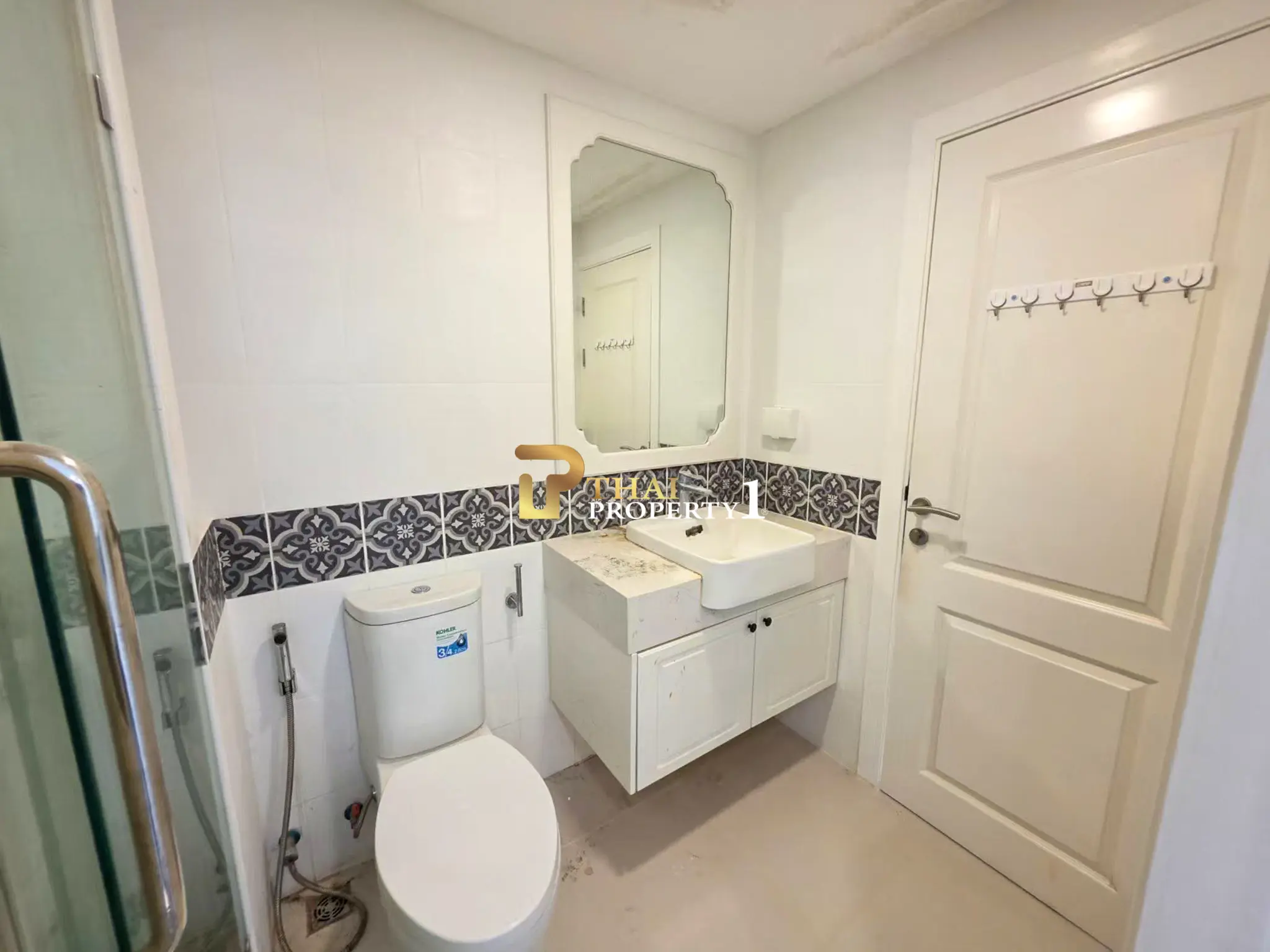 Modern 1-Bedroom Pool View Condo for Sale in Jomtien - The Orient Resort & Spa