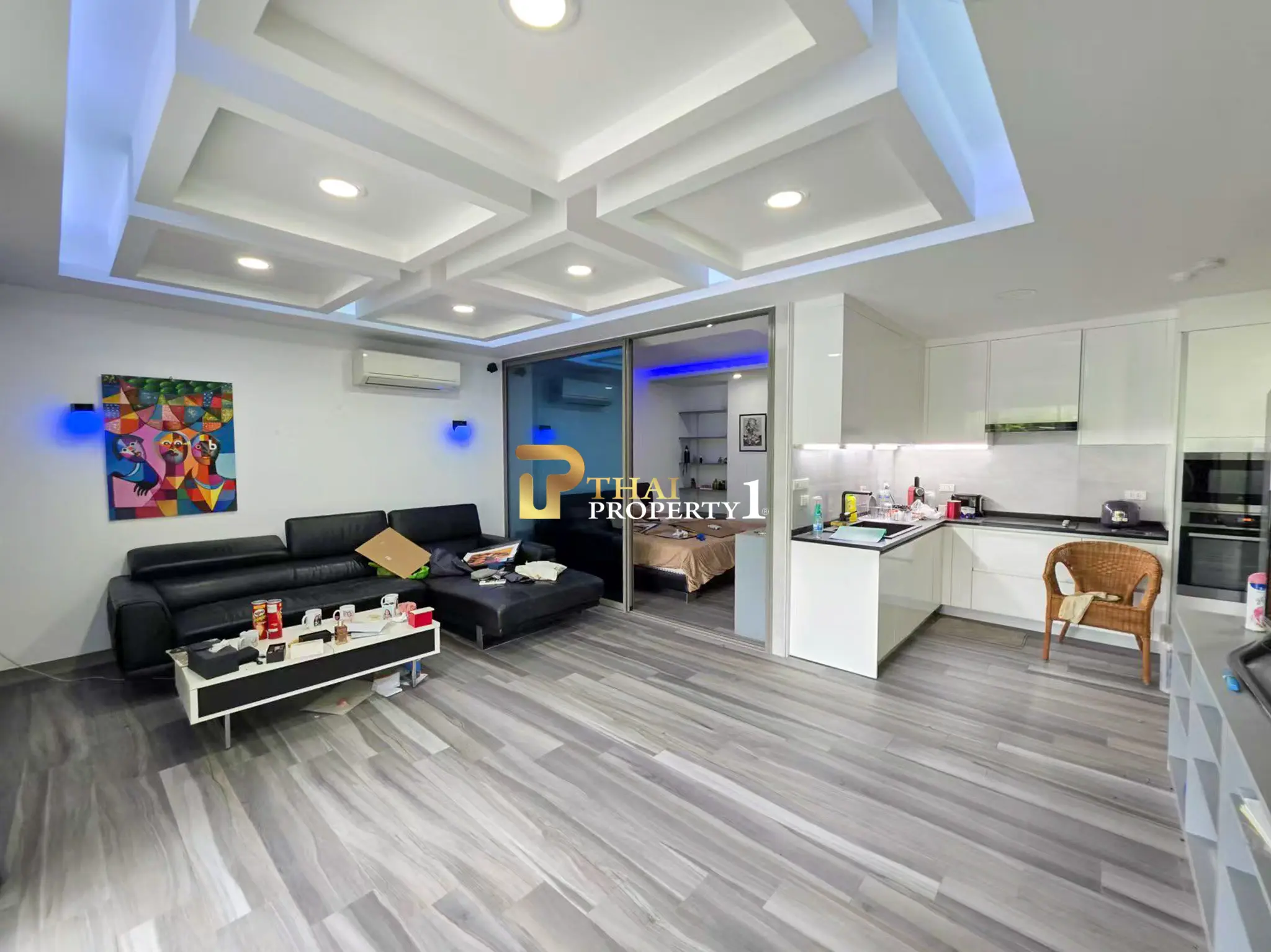 Spacious 2-Bedroom Condo with Large Balcony and Pool View for Sale in Pratumnak – The Lofts 