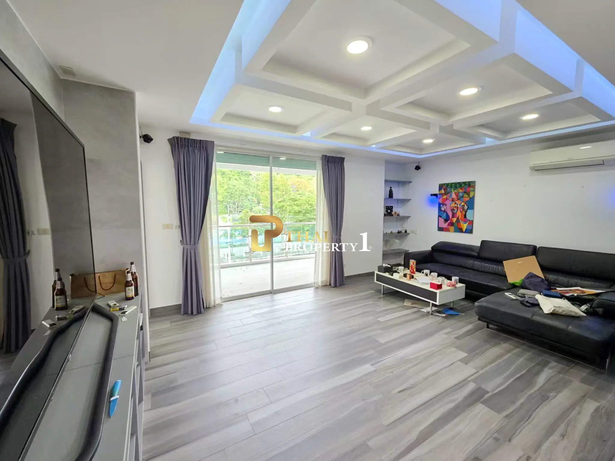 Spacious 2-Bedroom Condo with Large Balcony and Pool View for Sale in Pratumnak – The Lofts 