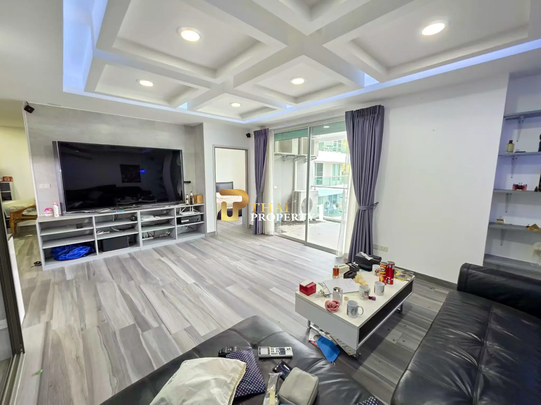 Spacious 2-Bedroom Condo with Large Balcony and Pool View for Sale in Pratumnak – The Lofts 