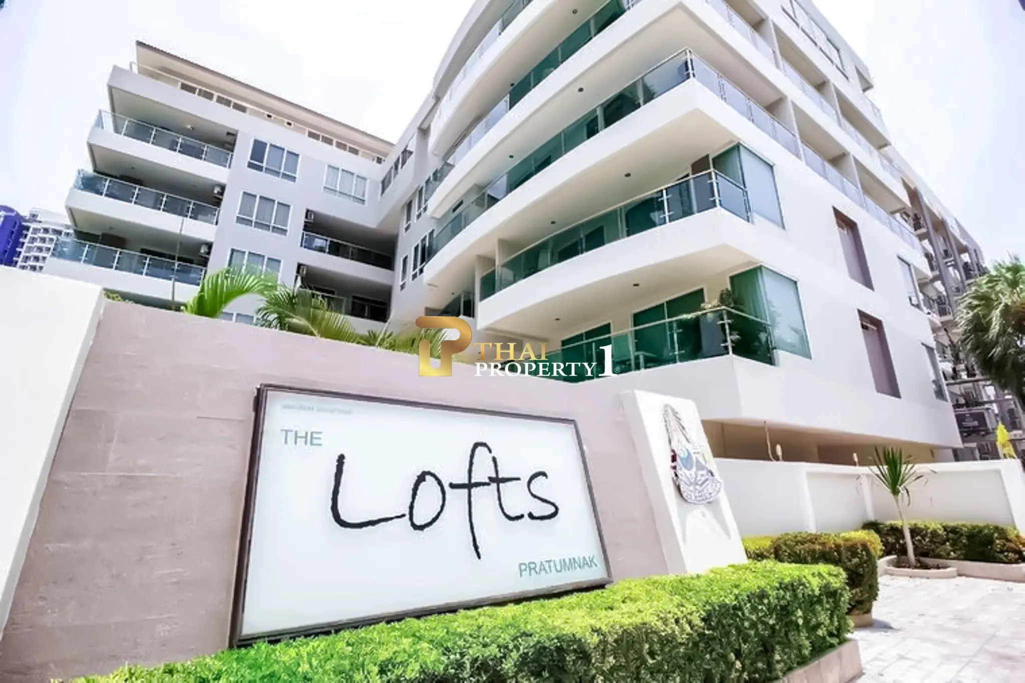 Spacious 2-Bedroom Condo with Large Balcony and Pool View for Sale in Pratumnak – The Lofts 