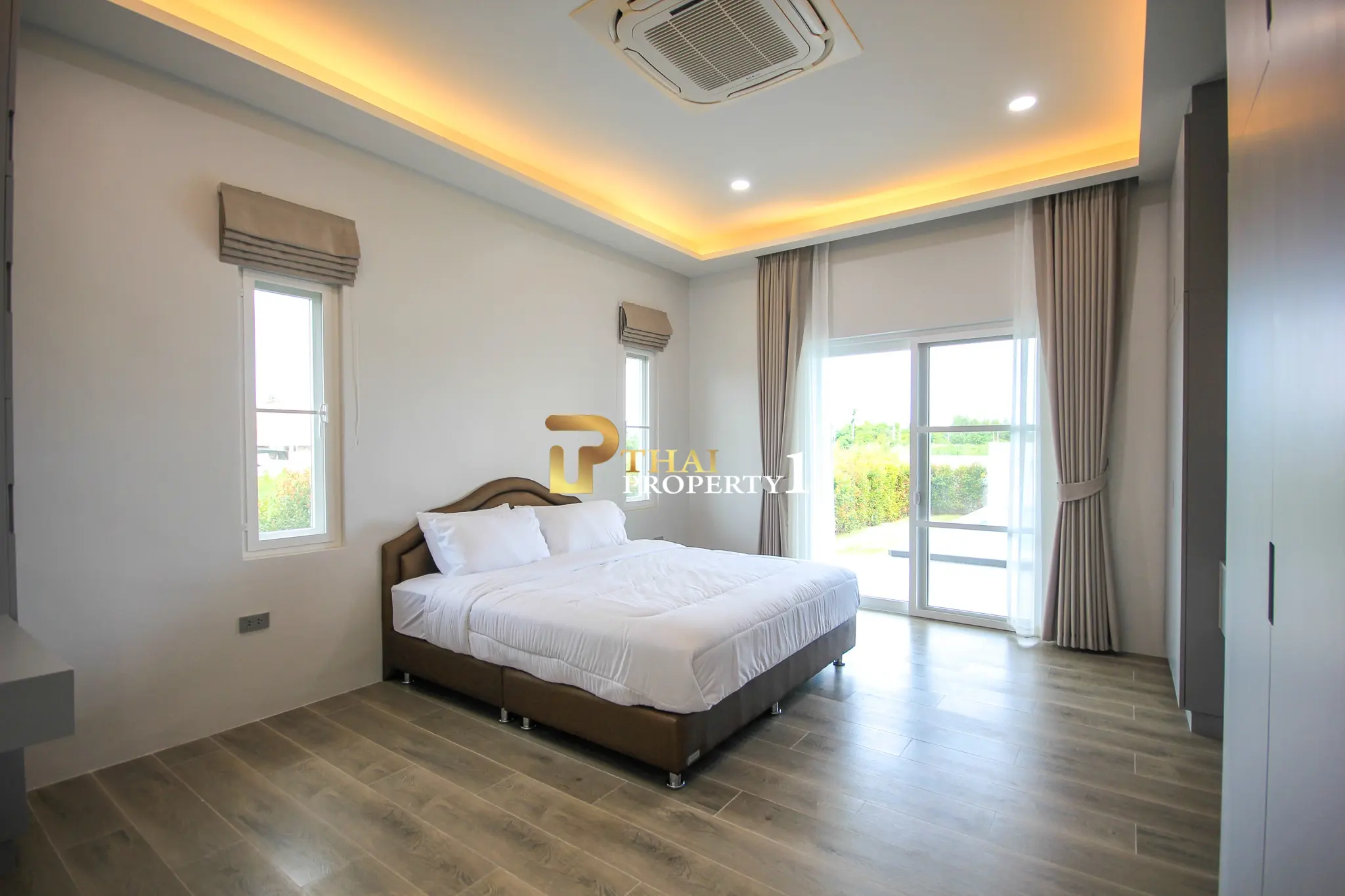 Fullt møblert 3- soveroms villa med basseng i Dusita Lakeside Village, Hua Hin – Eierform: Freehold