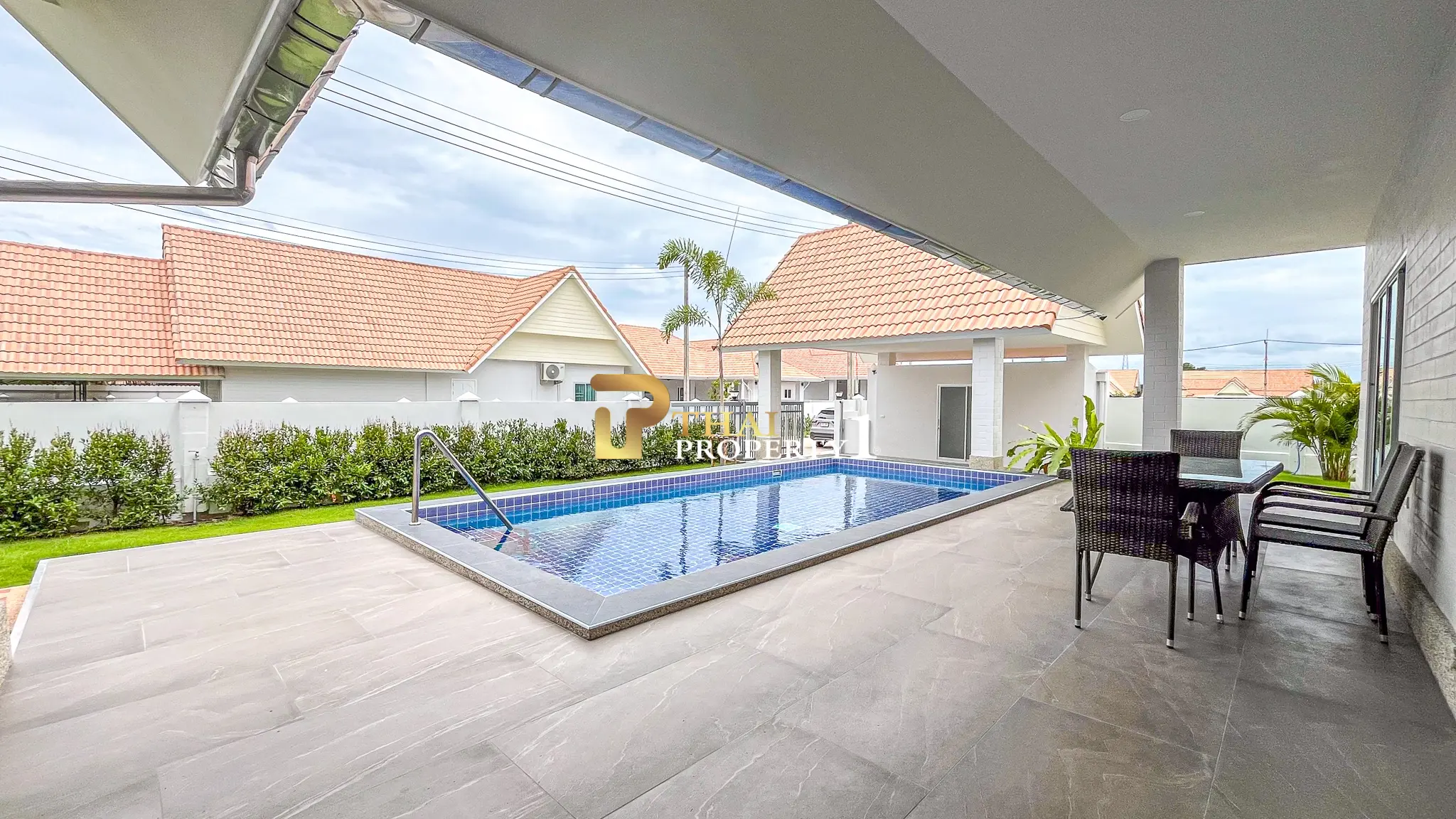 Fullt møblert 3- soveroms villa med basseng i Dusita Lakeside Village, Hua Hin – Eierform: Freehold