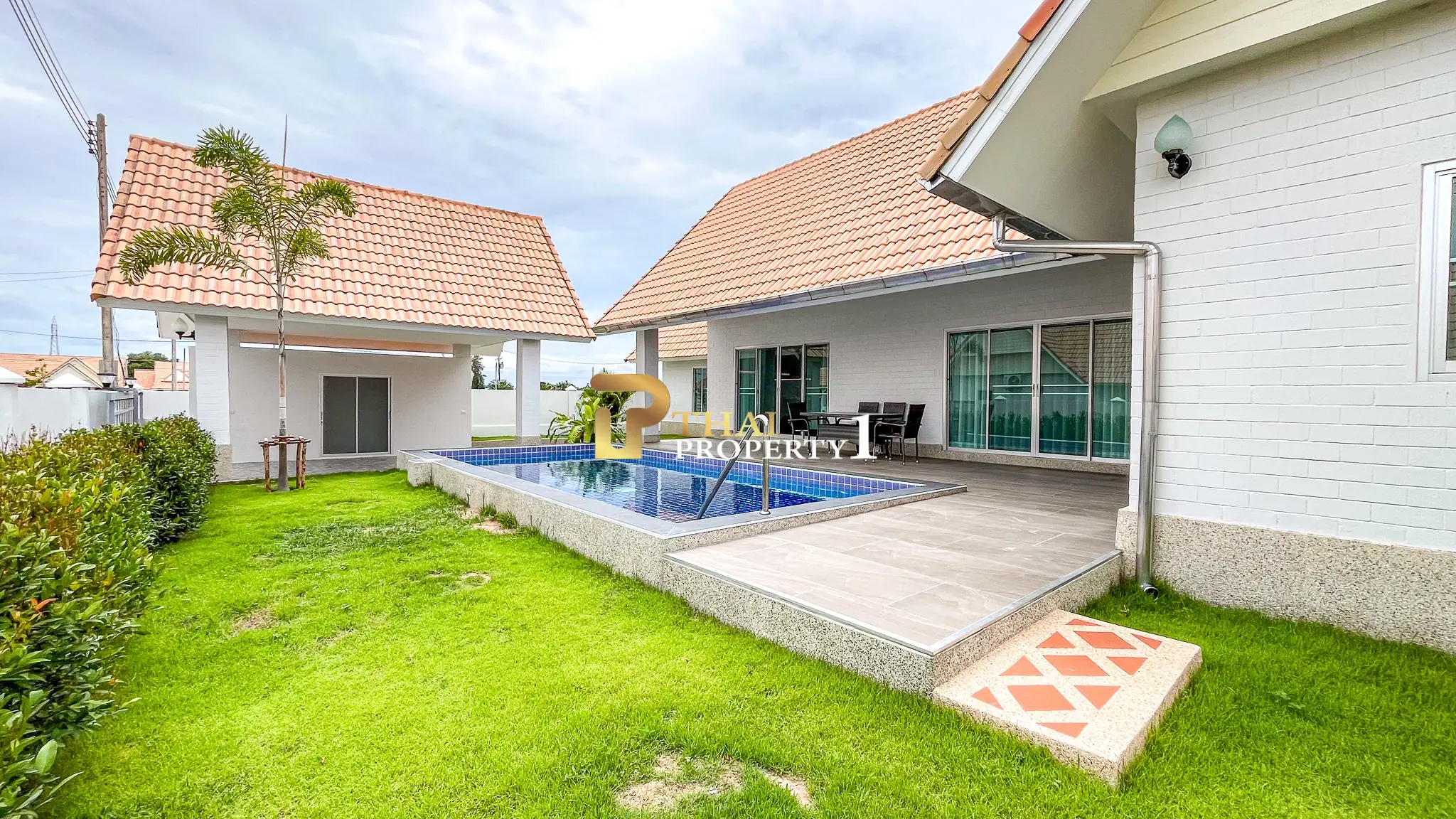 Fullt møblert 3- soveroms villa med basseng i Dusita Lakeside Village, Hua Hin – Eierform: Freehold