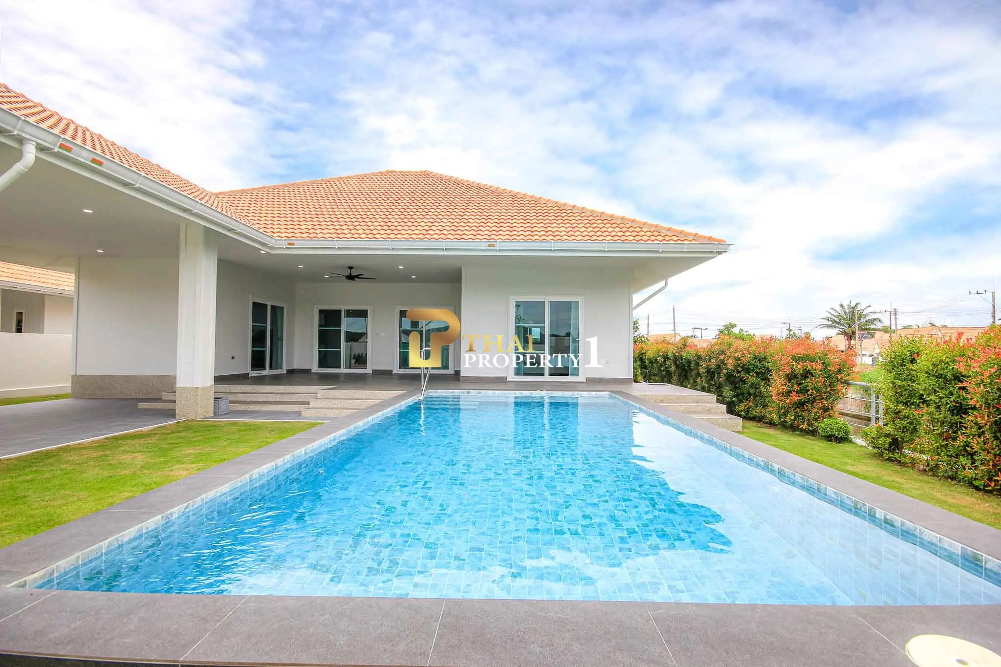 Fullt møblert 3- soveroms villa med basseng i Dusita Lakeside Village, Hua Hin – Eierform: Freehold