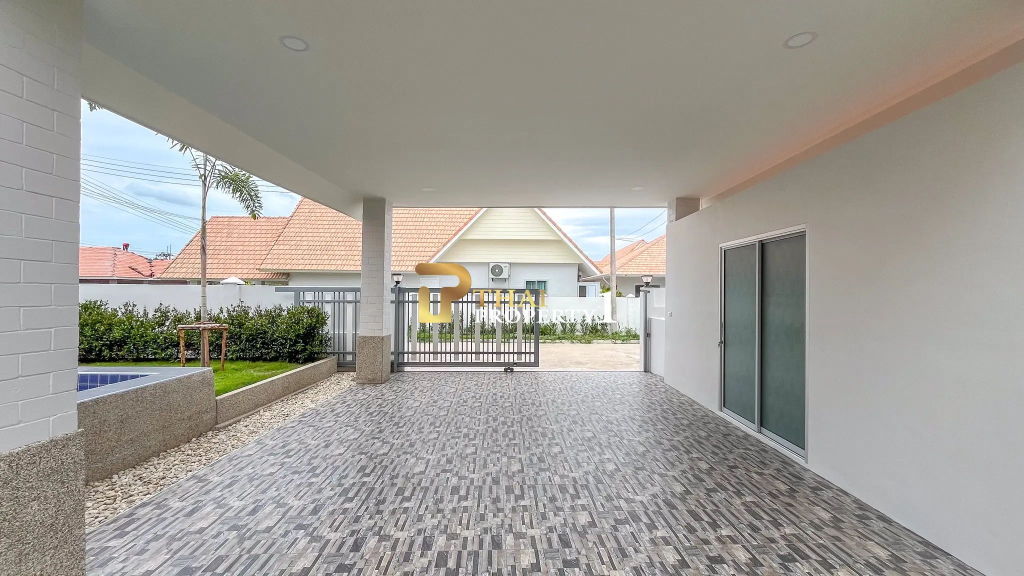 Fullt møblert 3- soveroms villa med basseng i Dusita Lakeside Village, Hua Hin – Eierform: Freehold