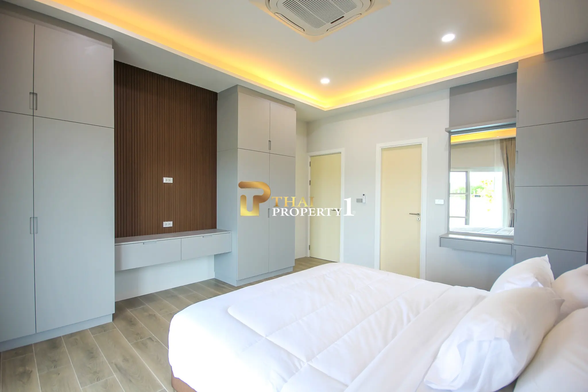 Fullt møblert 3- soveroms villa med basseng i Dusita Lakeside Village, Hua Hin – Eierform: Freehold