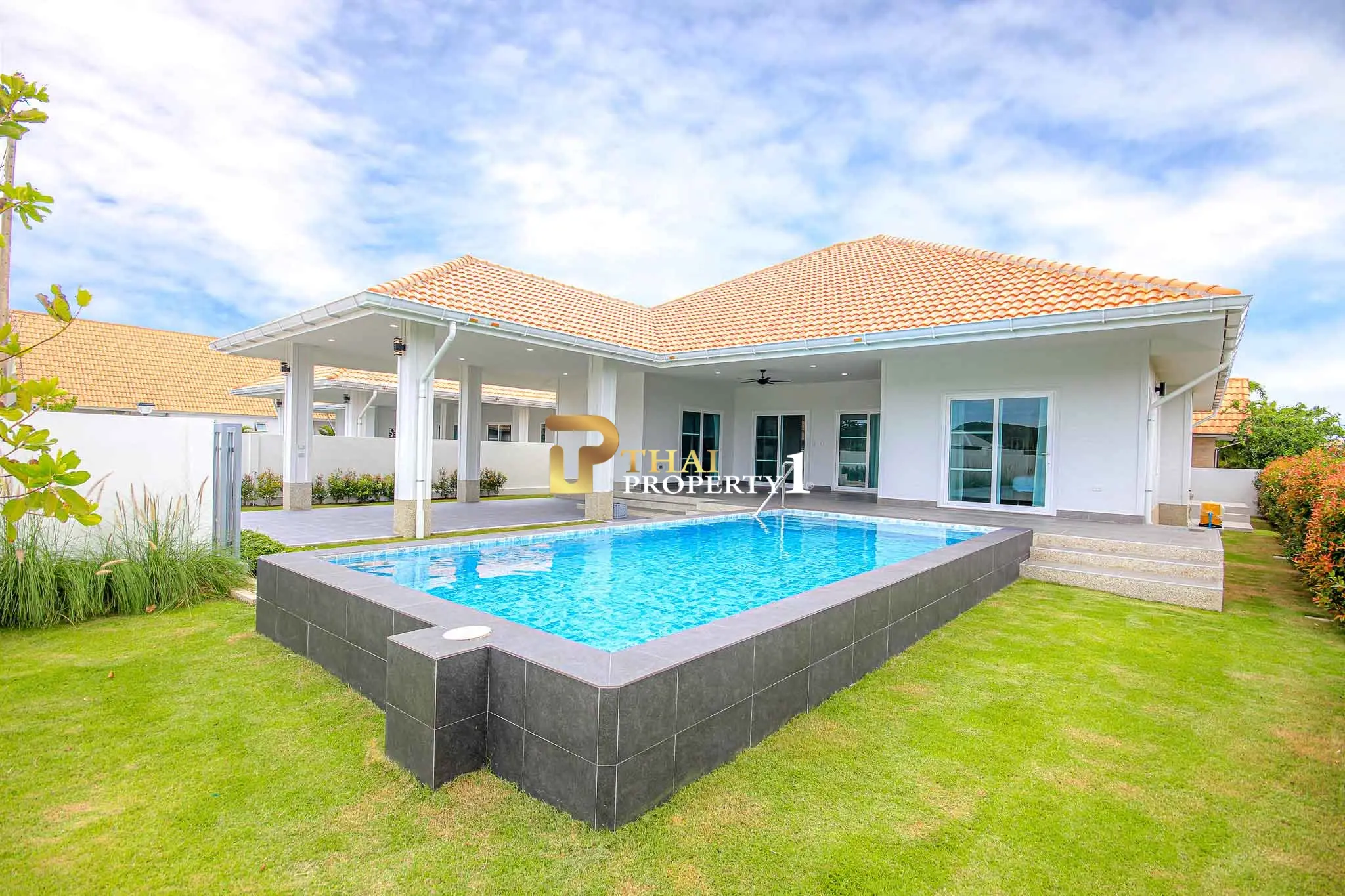 Fullt møblert 3- soveroms villa med basseng i Dusita Lakeside Village, Hua Hin – Eierform: Freehold